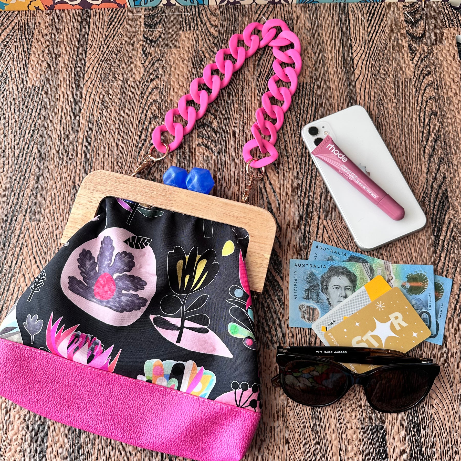 Kiss Lock Clutch With Acrylic Chain