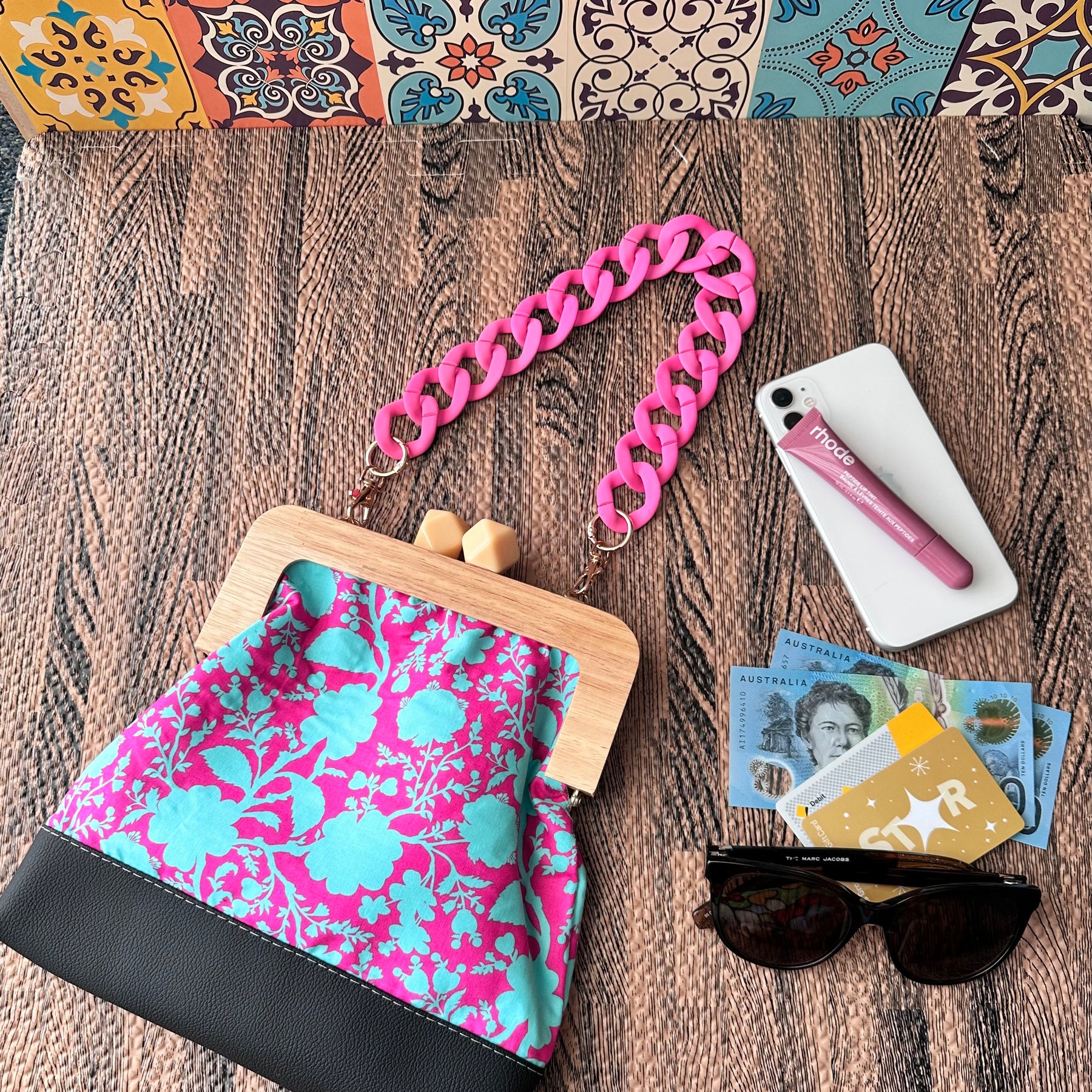 Kiss Lock Clutch With Acrylic Chain