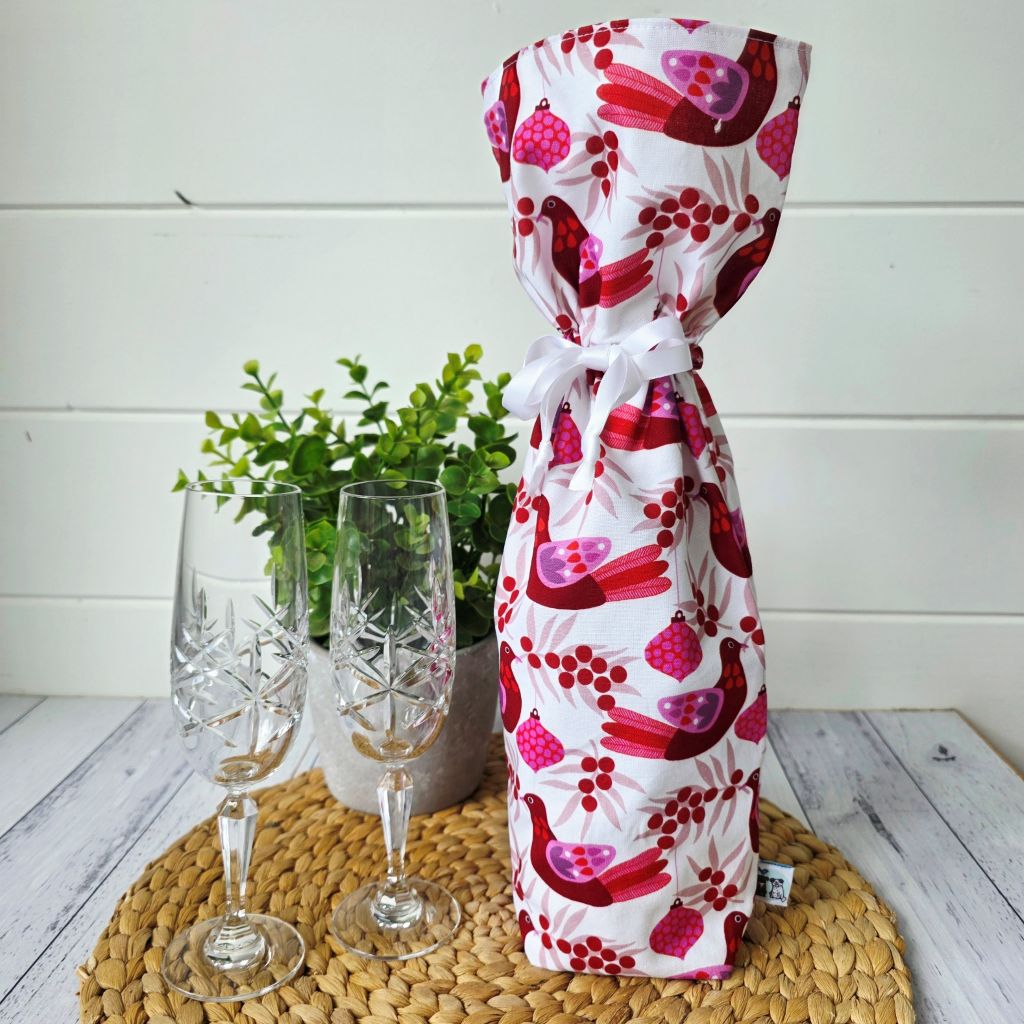 Lined Christmas Wine Bottle Bag – Because the Wrapping Should Be Part of the Gift