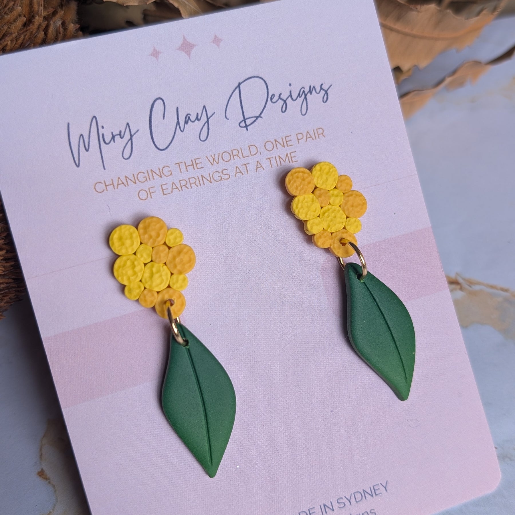 Wattle Dangles
