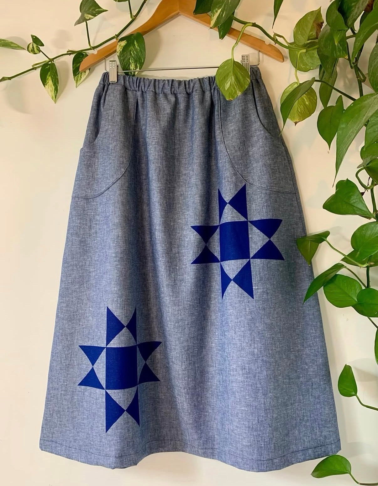 Gorgeous denim cotton screenprint skirt - medium 10-12 -  violetclothing - free postage
