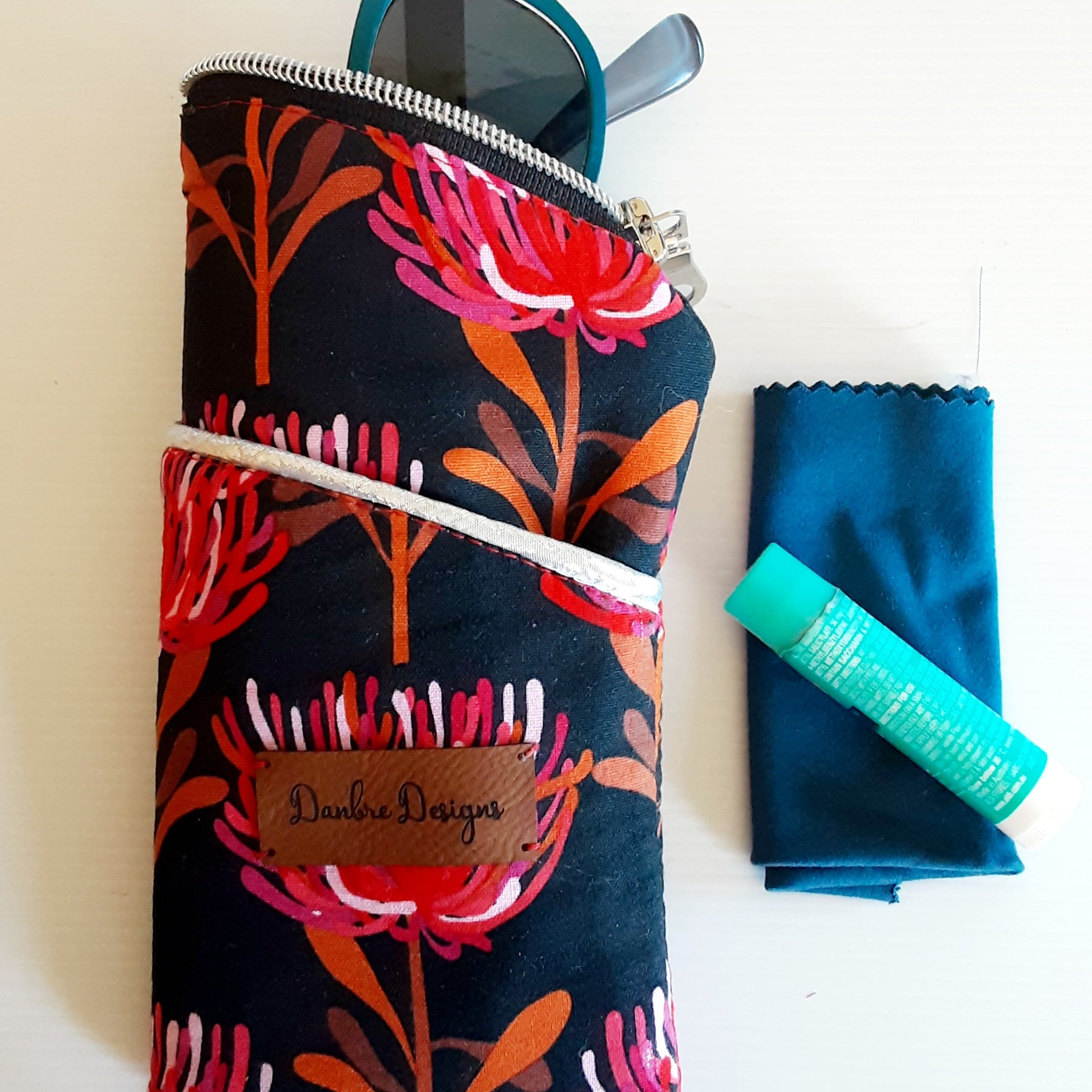 Handmade Padded Sunglass Case, Zippered Eyeglass Pouch, Aussie Floral print