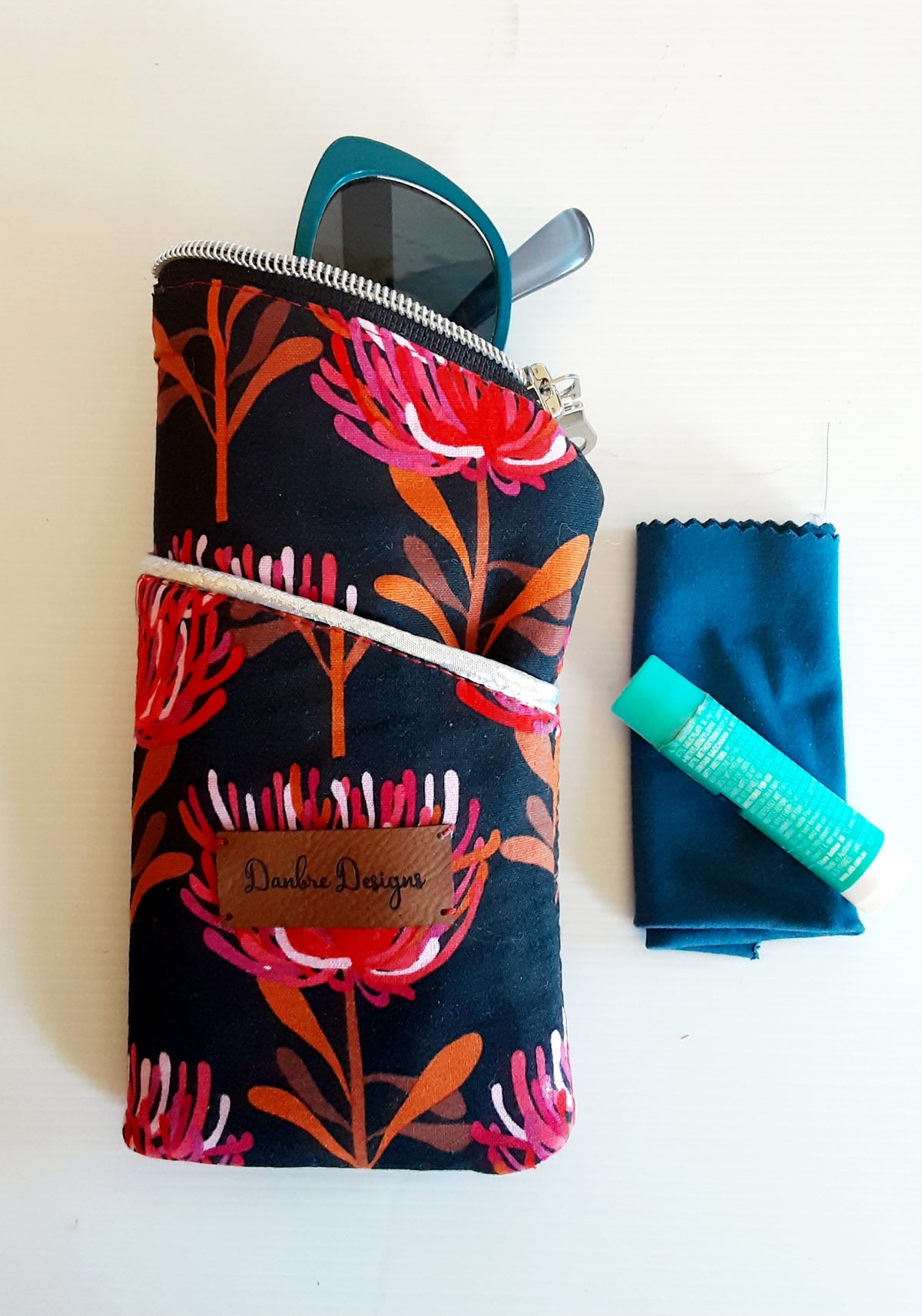 Handmade Padded Sunglass Case, Zippered Eyeglass Pouch, Aussie Floral print