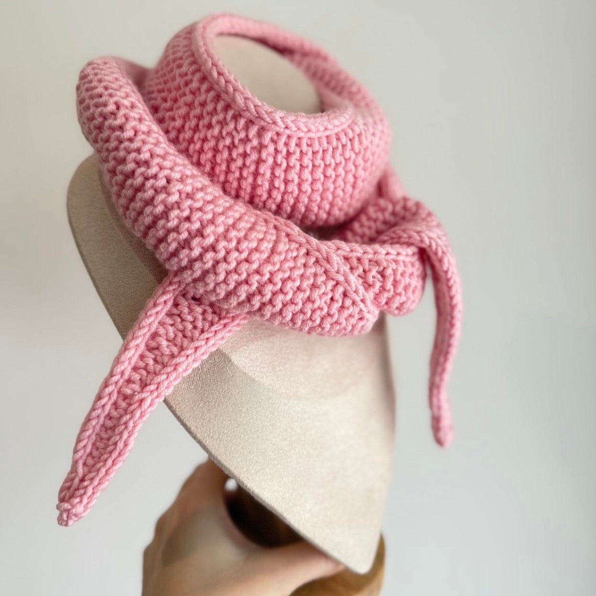 Knitted wool sophie scarf in Pink