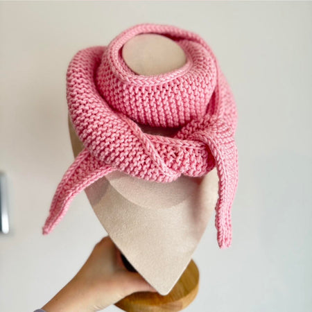 Knitted wool sophie scarf in Pink