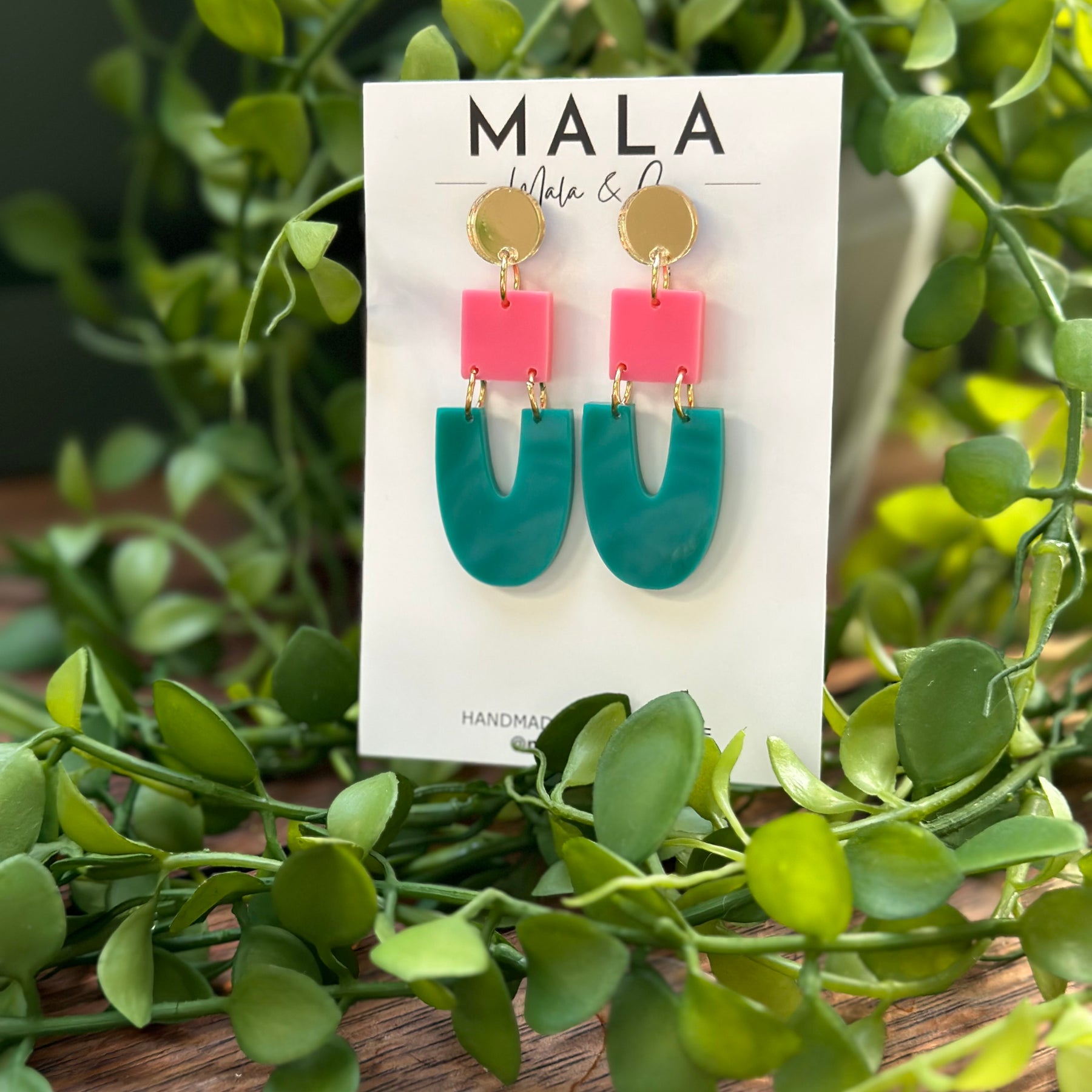 Mia Dangles