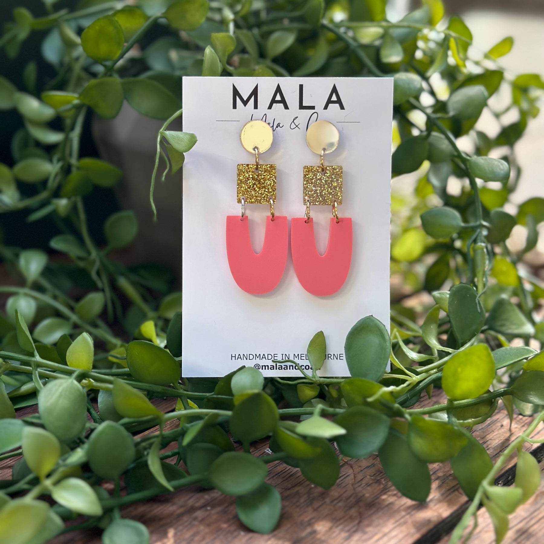 Mia Dangles