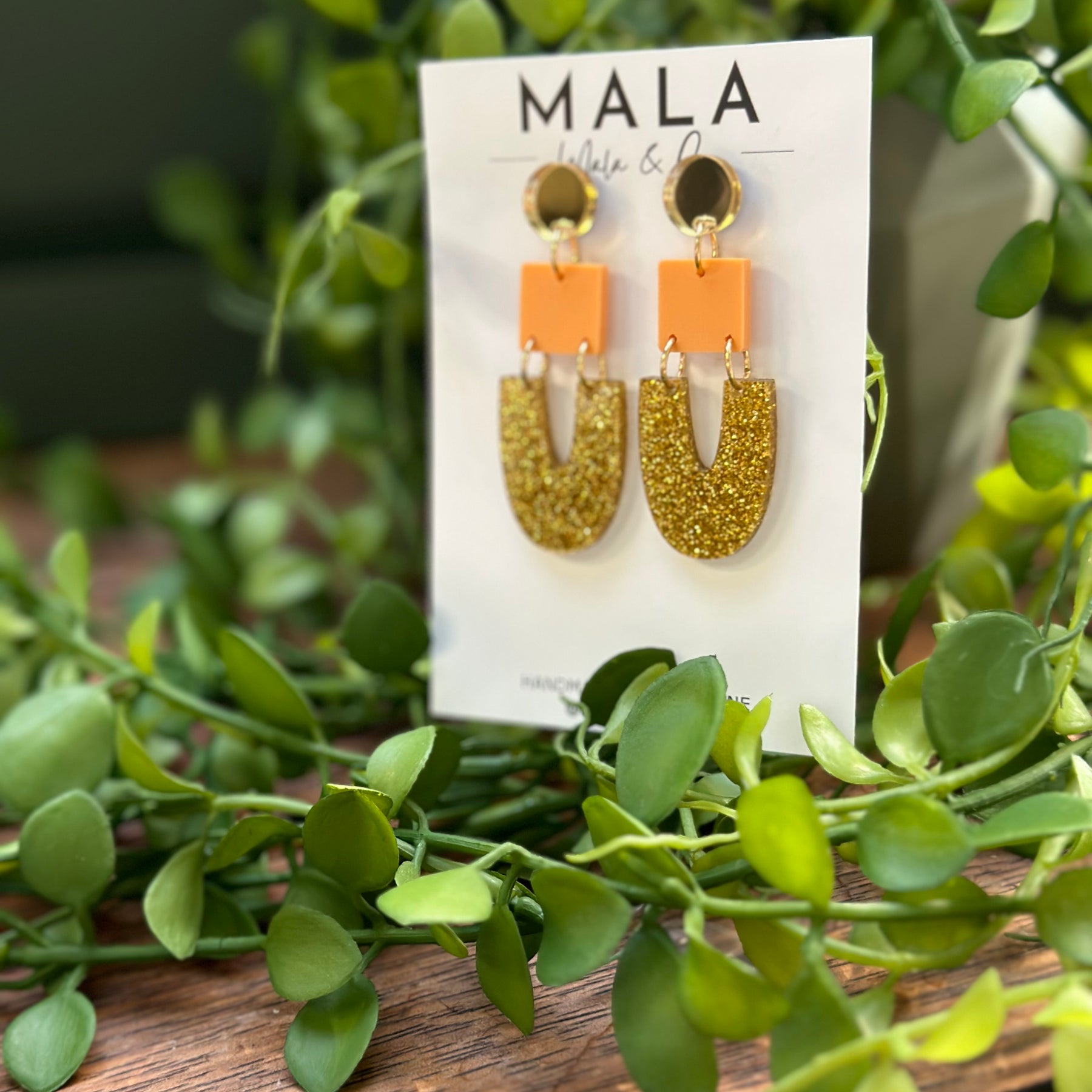 Mia Dangles