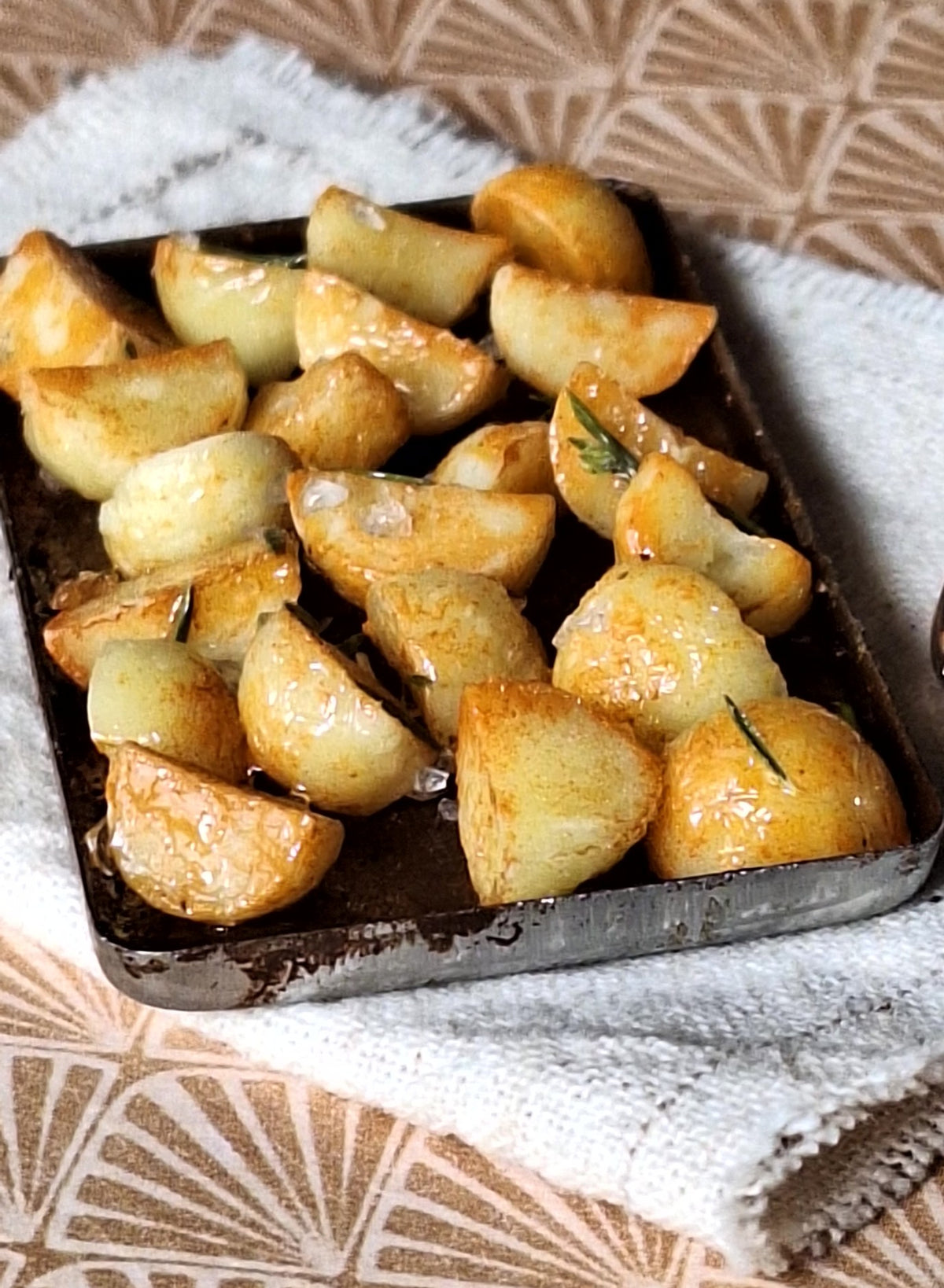 Roast Potatoes (with metal serving spoon)
