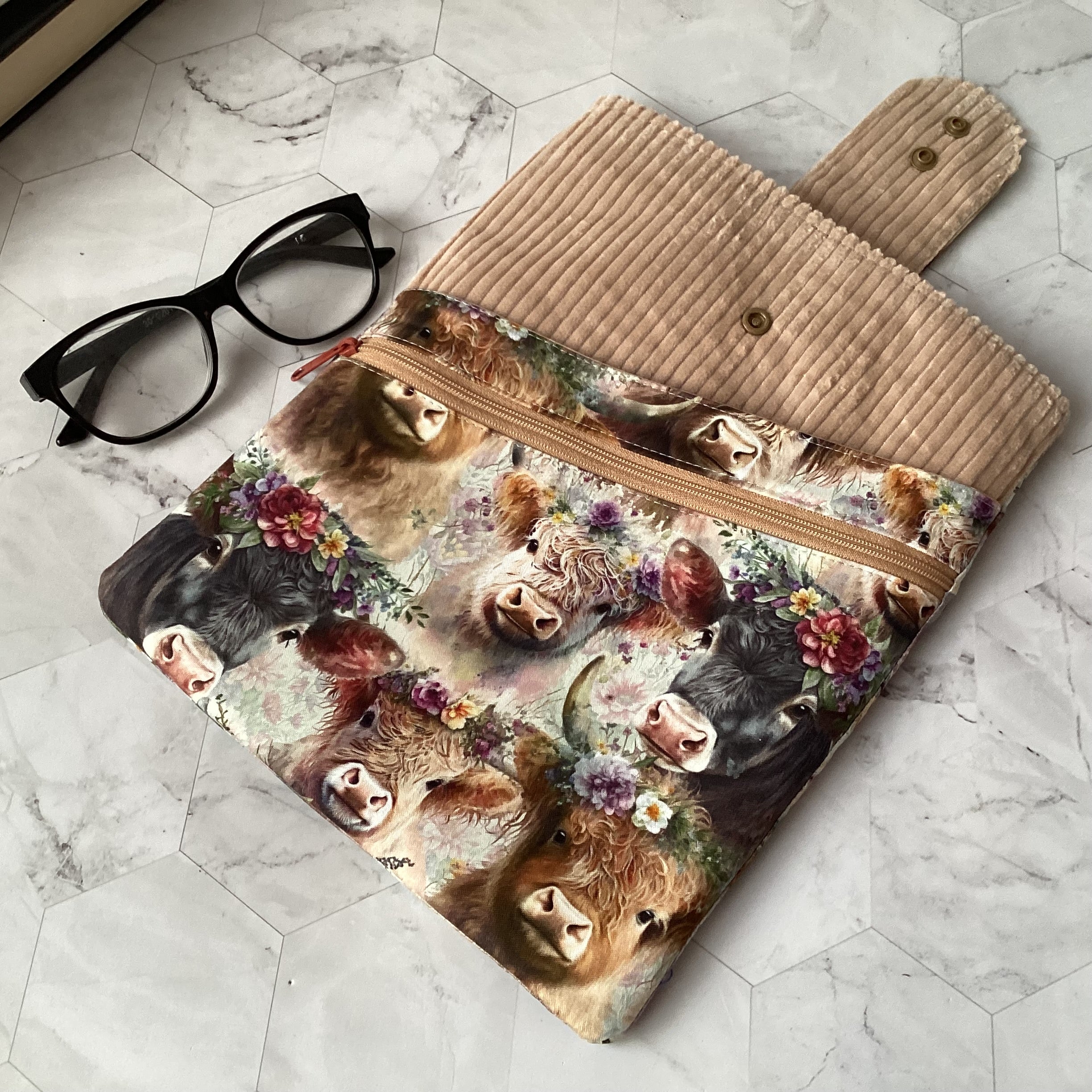 Highland Cows fabric book sleeve with 2 pockets. iPad, tablet pouch
