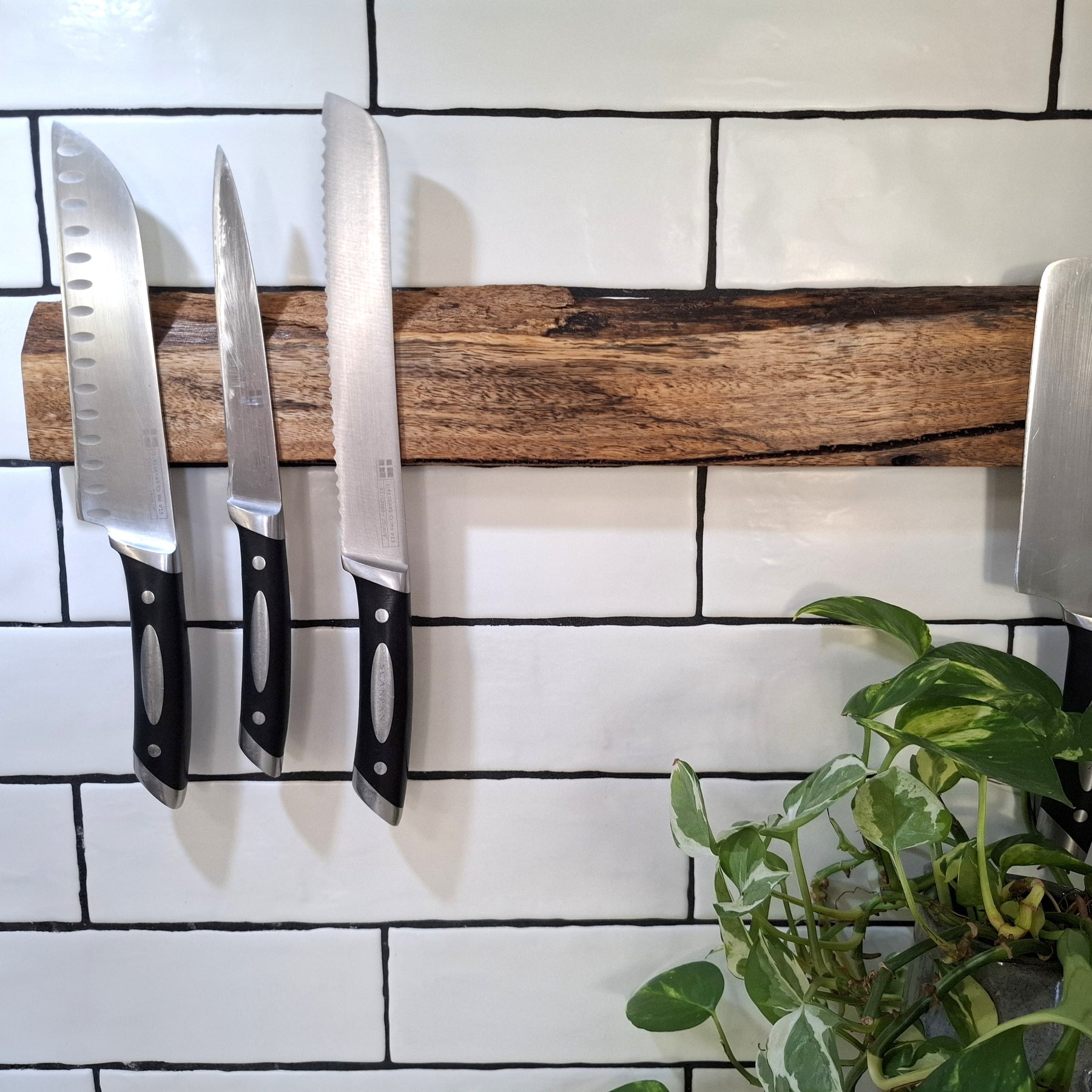 Handmade Wooden Magnetic Knife Holder: Wall-Mounted Kitchen Rack