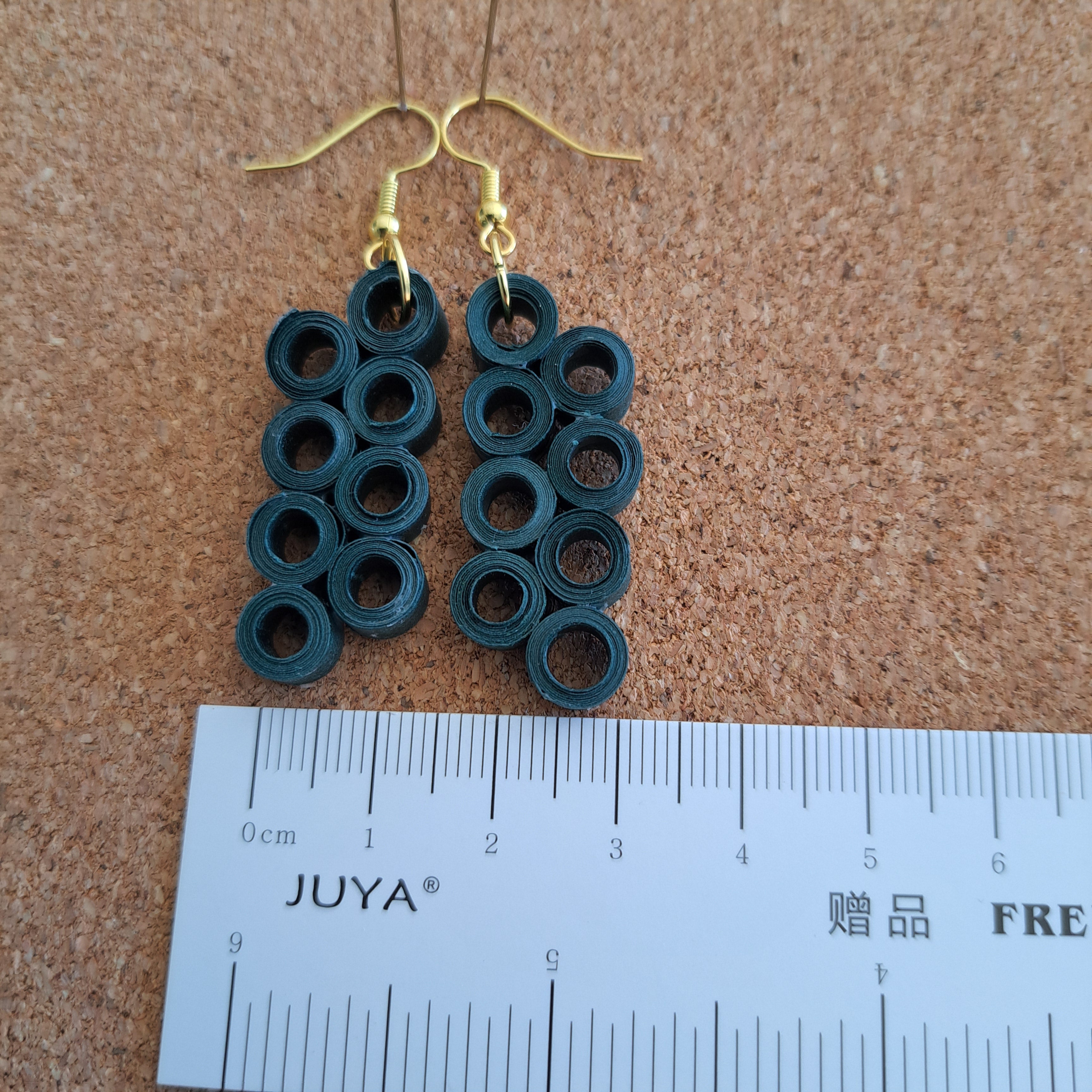 Paper earring gold max