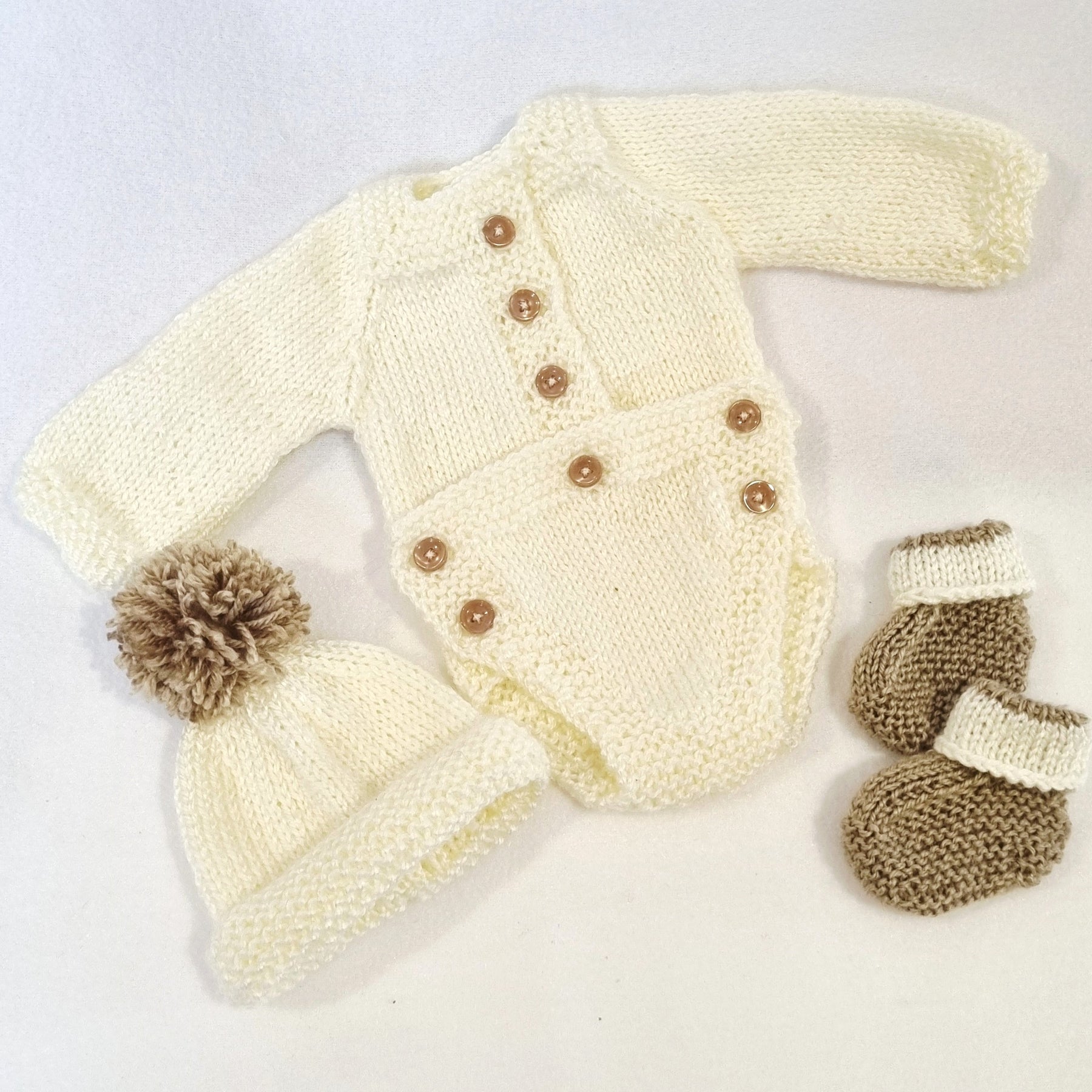 Hand knitted 3 piece Reborn Baby/Premmie hand knitted outfits - Newborn gift set - BB01