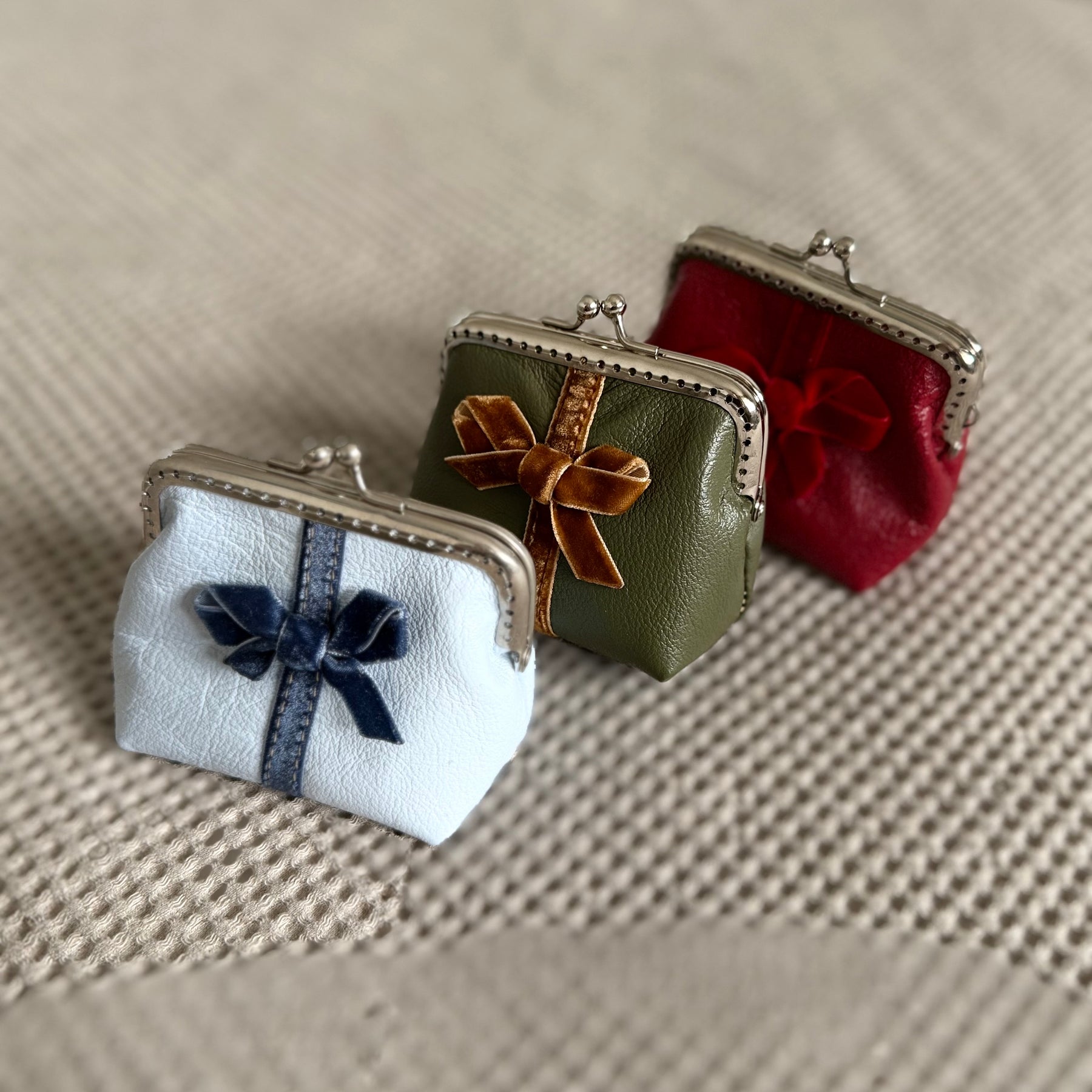 Coin purse with bow accent