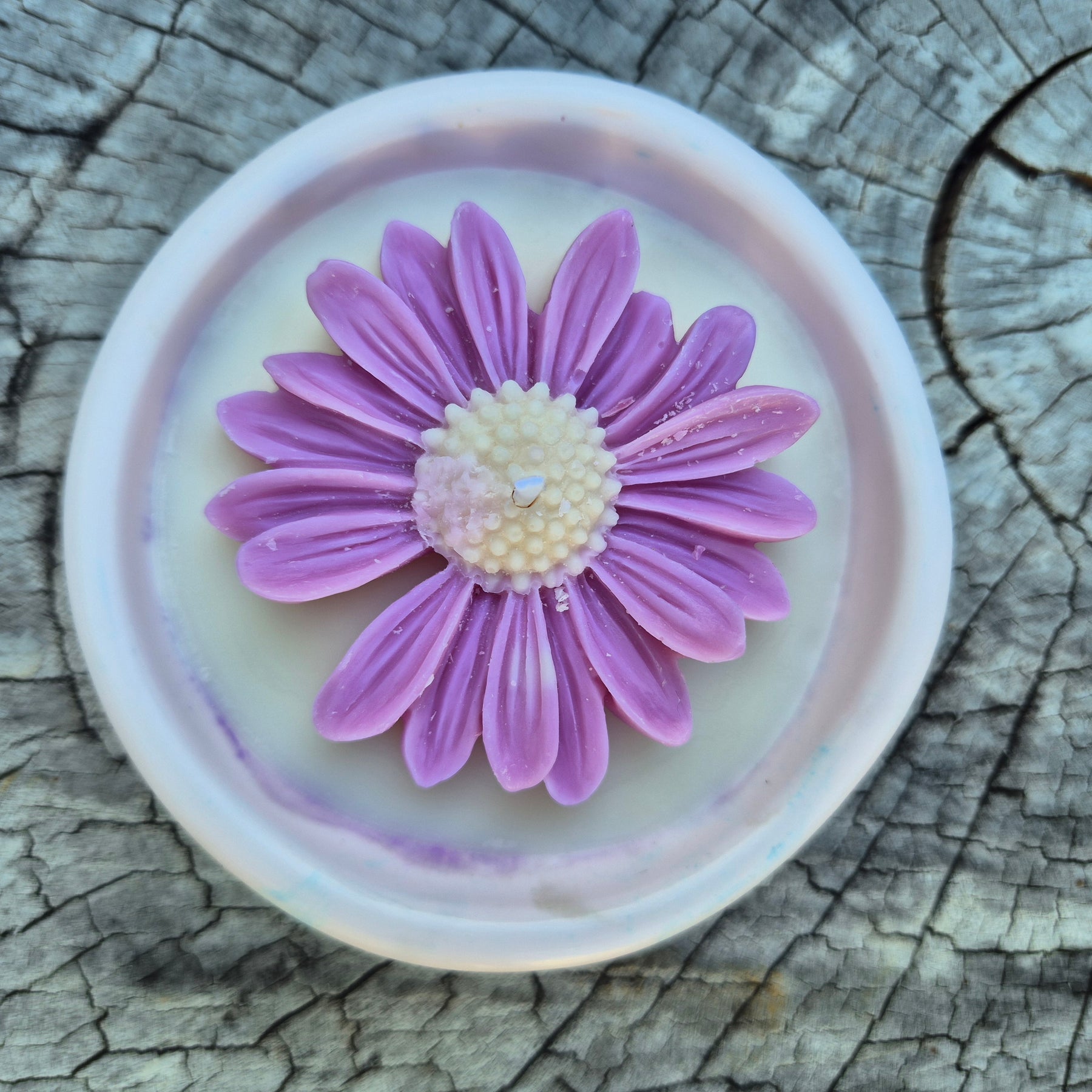 Small organic shape concrete bowl candle with sandalwood