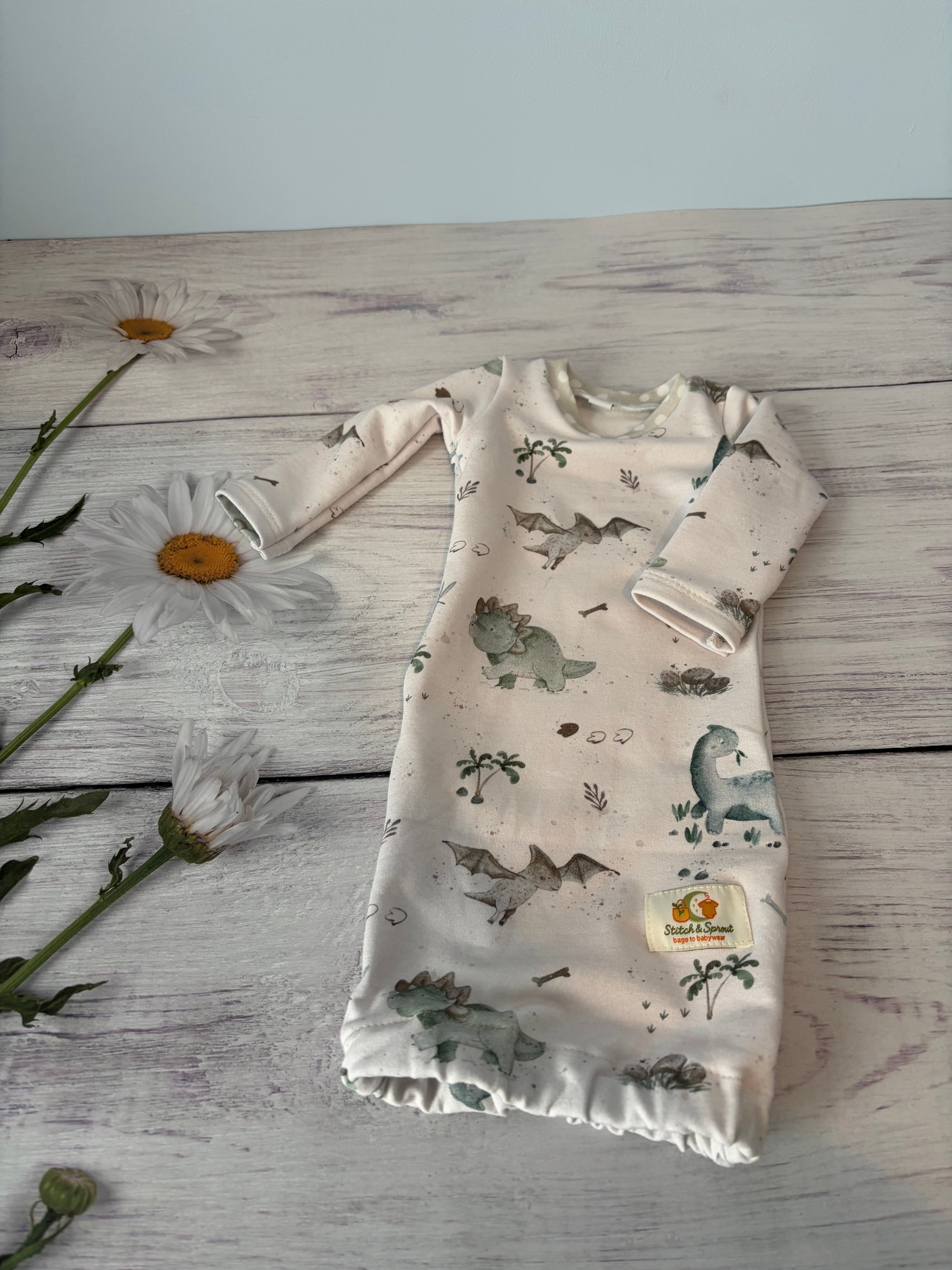Dino Babies Gown Newborn 000