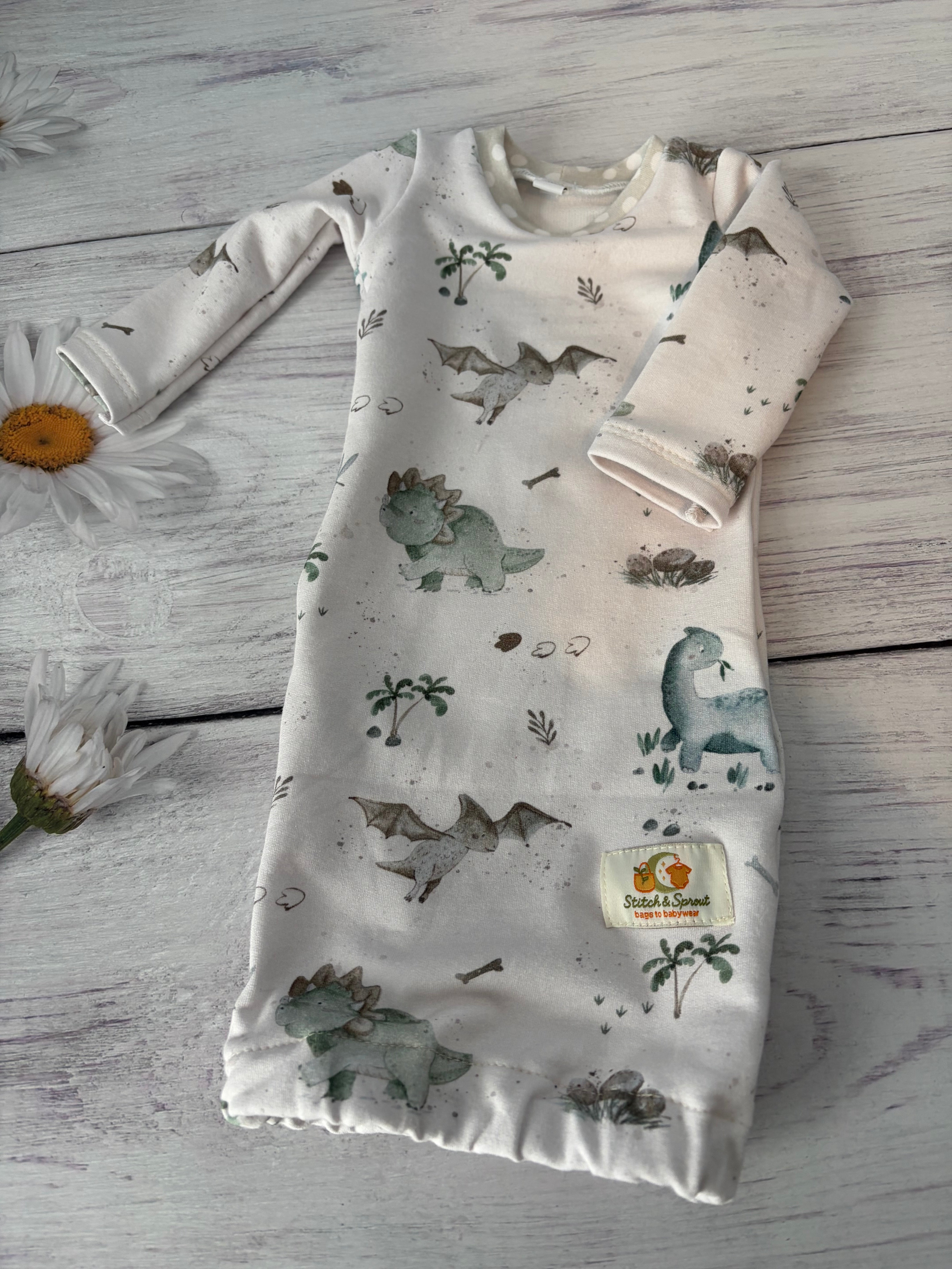 Dino Babies Gown Newborn 000