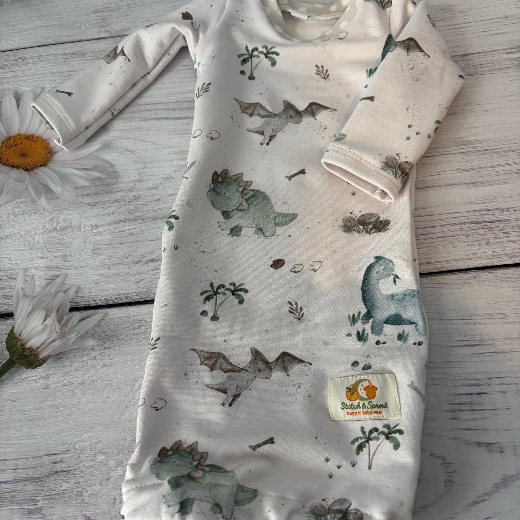 Dino Babies Gown Newborn 000