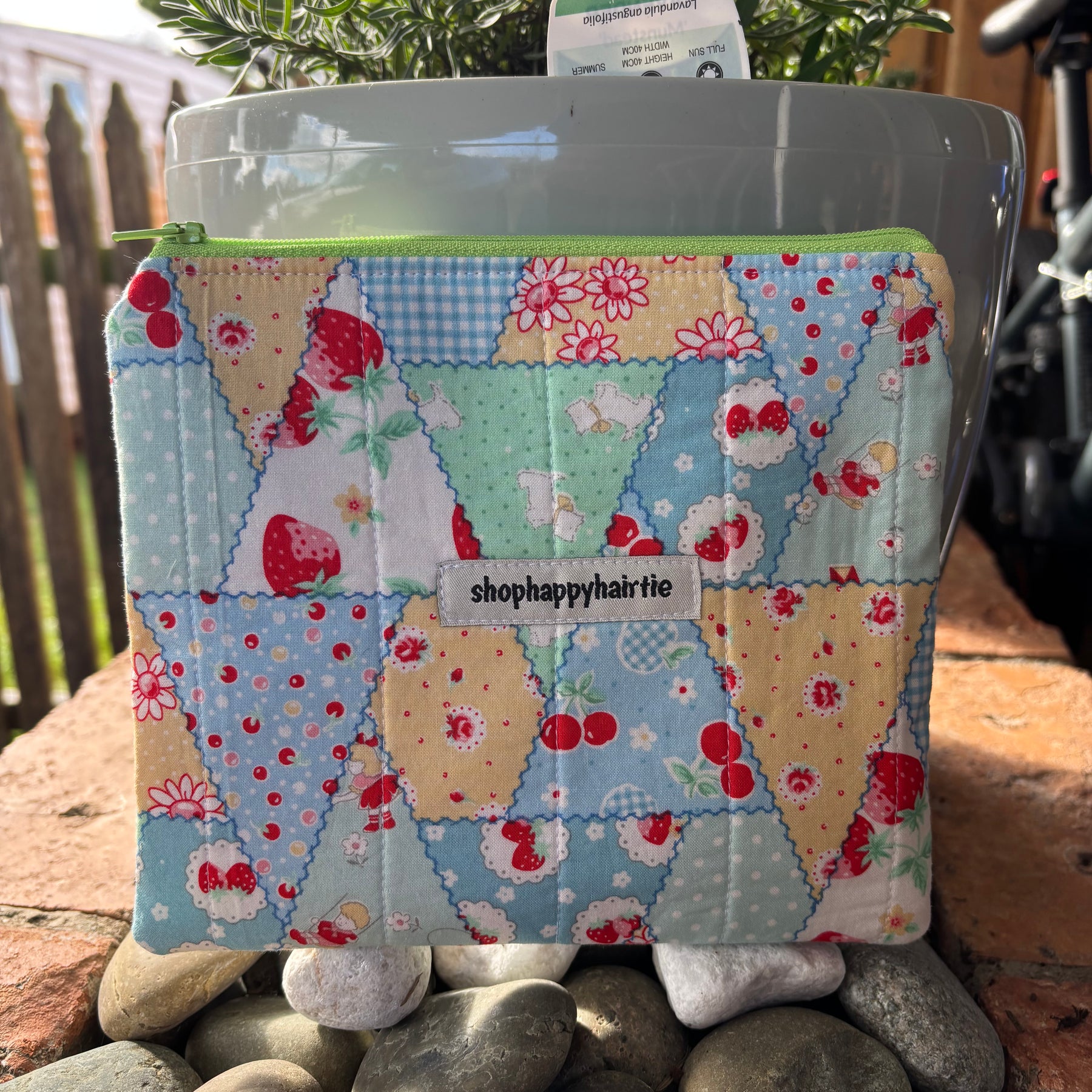 Handmade Quilted Cotton Zipper Pouch | Makeup Bag, Cosmetic Bag & Travel Organiser