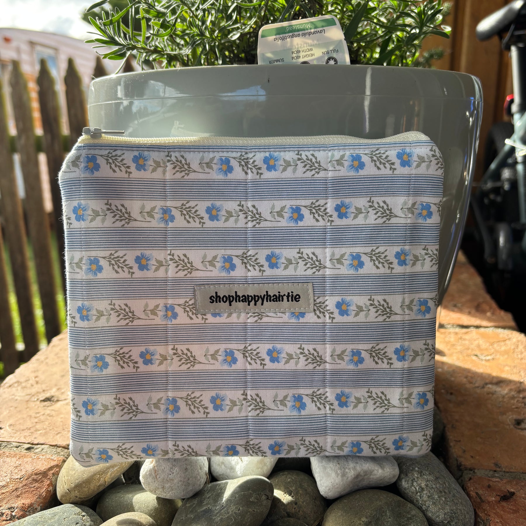 Handmade Quilted Cotton Zipper Pouch | Makeup Bag, Cosmetic Bag & Travel Organiser