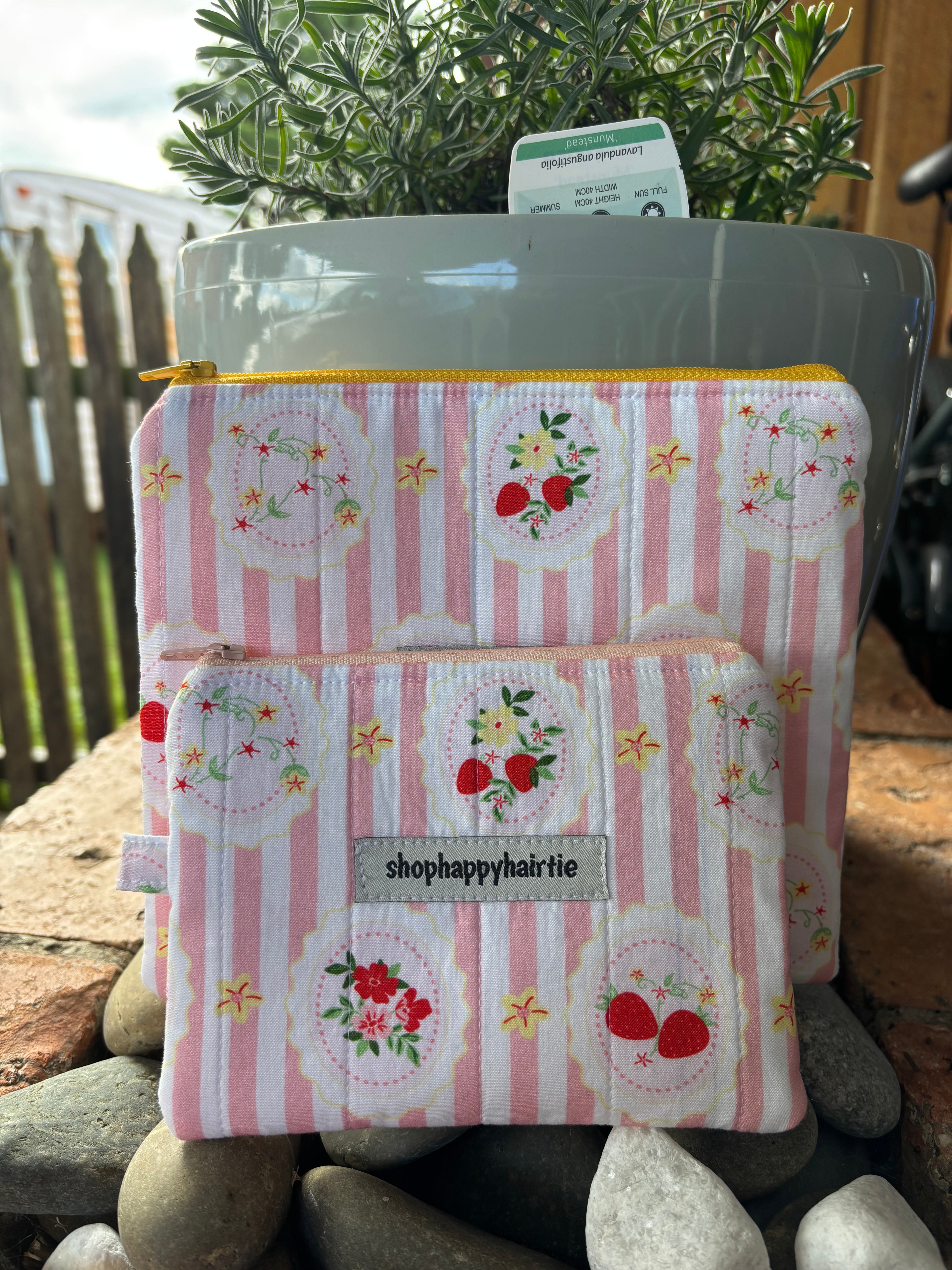 Handmade Quilted Cotton Zipper Pouch | Makeup Bag, Cosmetic Bag & Travel Organiser