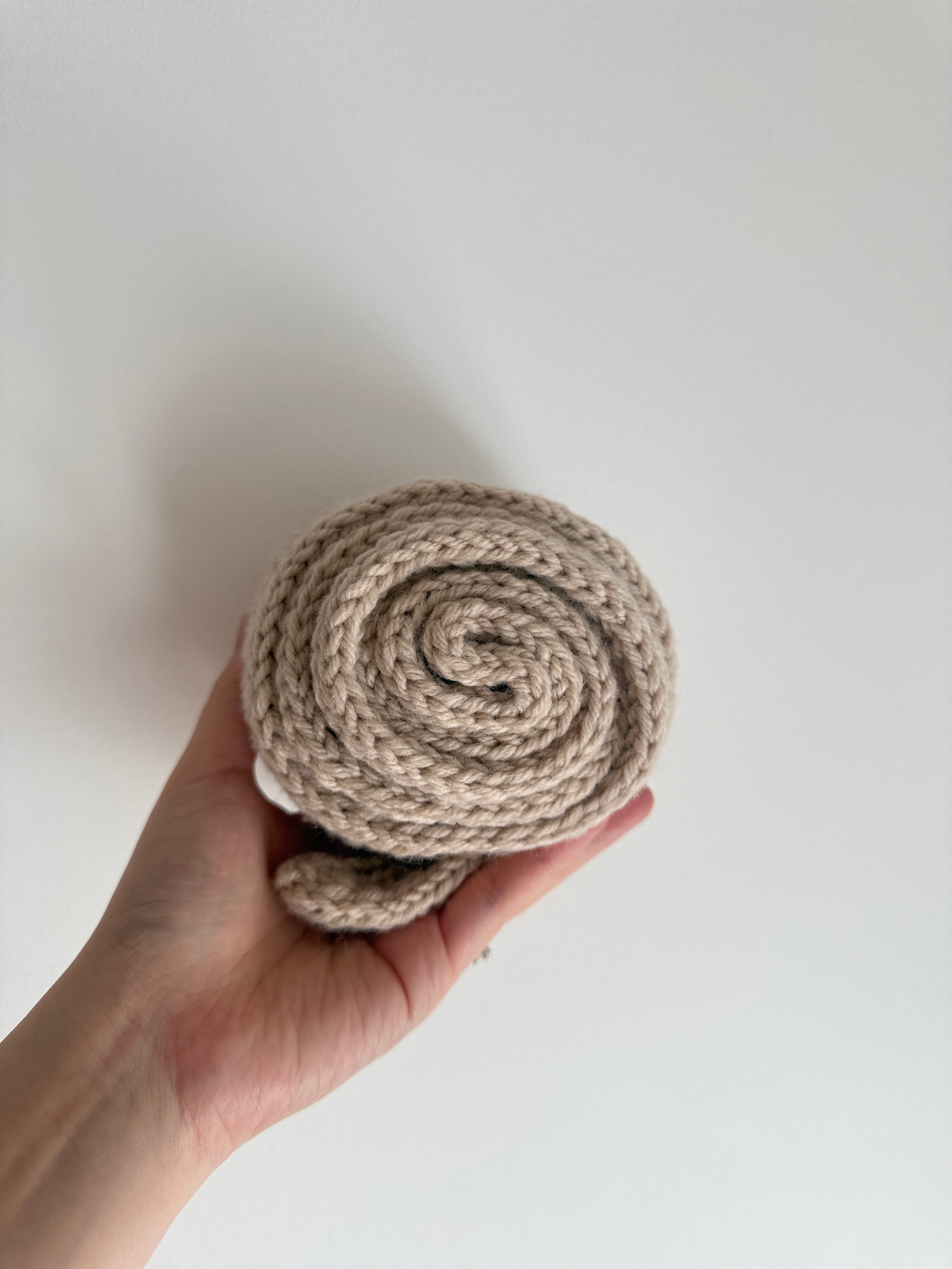 Knitted woolen sophie scarf in beige