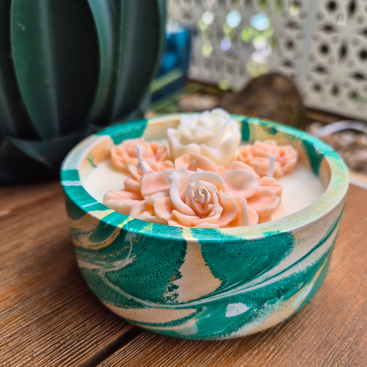 Green marbled concrete bowl candle with Coconut Lime