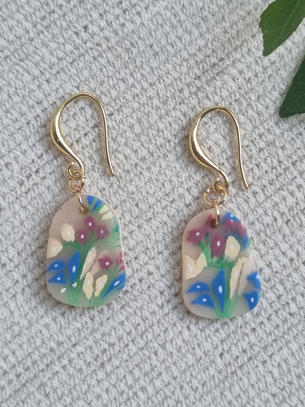 Baby's Breath Bunch - Floral design dangle