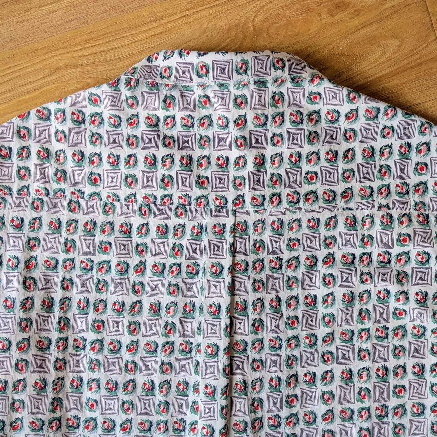 Upcycled vintage Cotton Classic Cut Crop Button-up Shirt (White / Size M)