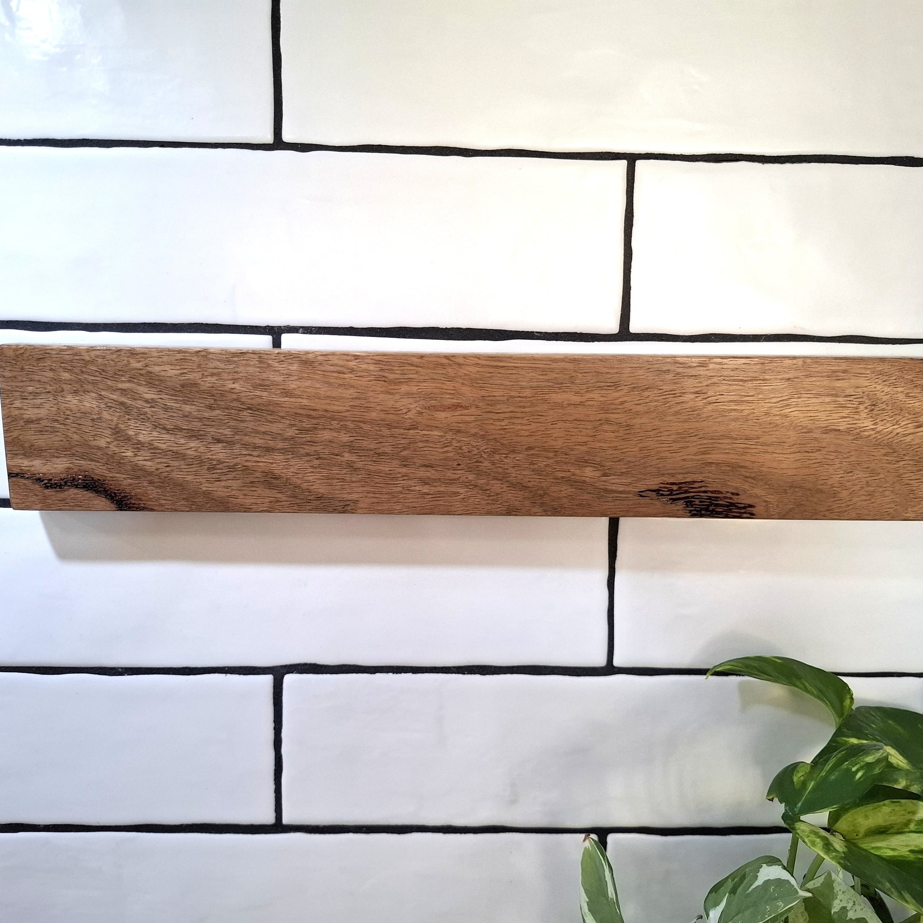 Handmade Wooden Magnetic Knife Holder: Wall-Mounted Kitchen Rack