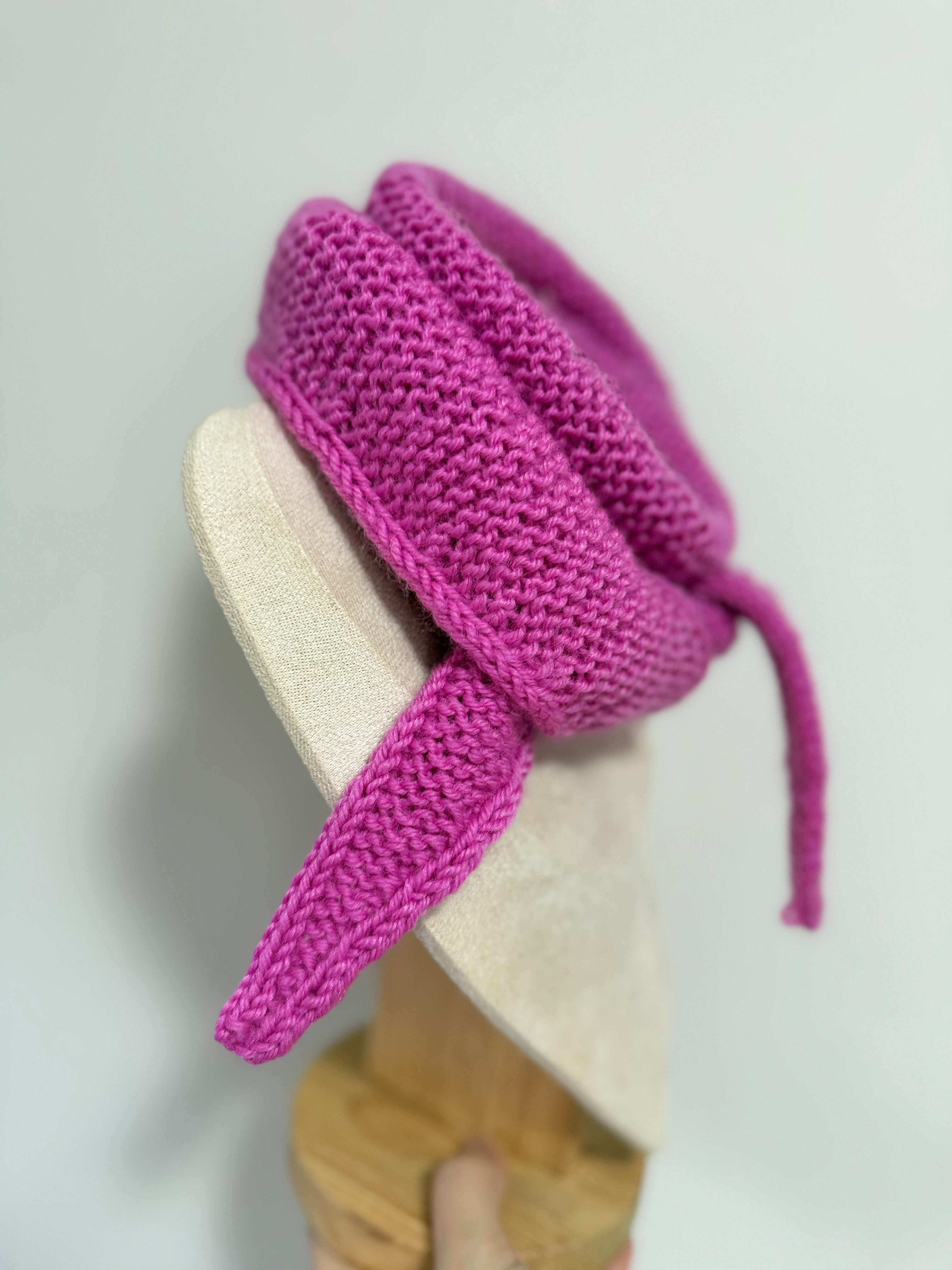 Knit sophie scarf in bright pink