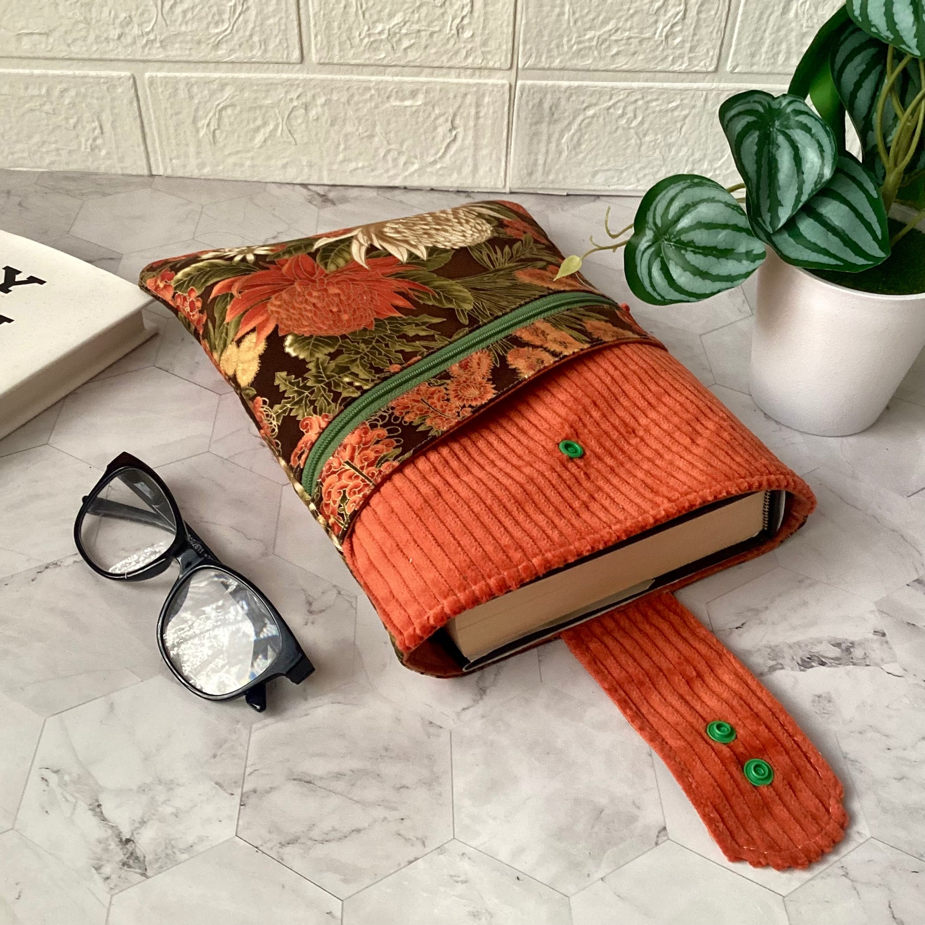 Australian wildflowers Waratahs fabric book sleeve with 2 pockets. iPad, tablet pouch