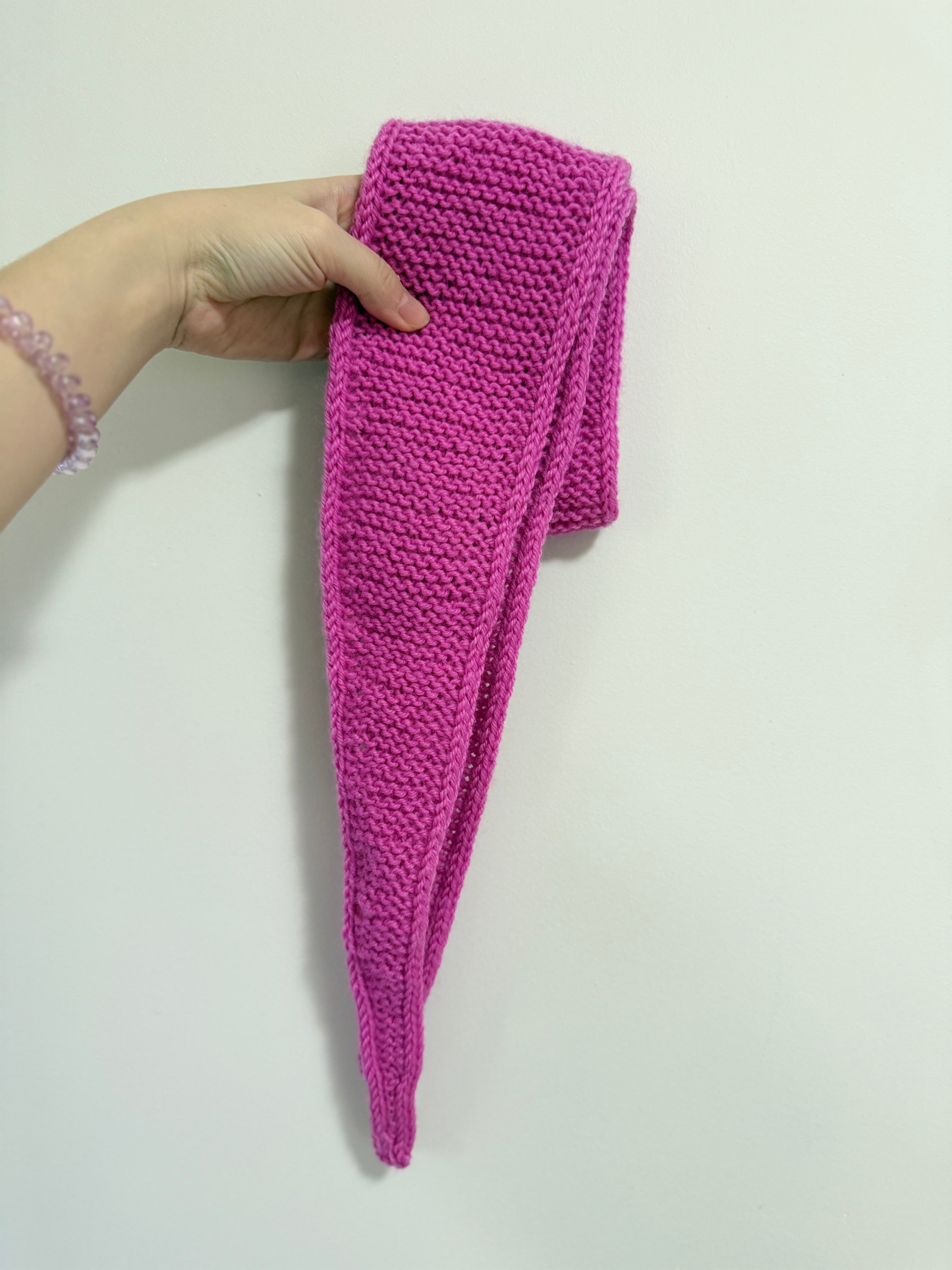 Knit sophie scarf in bright pink
