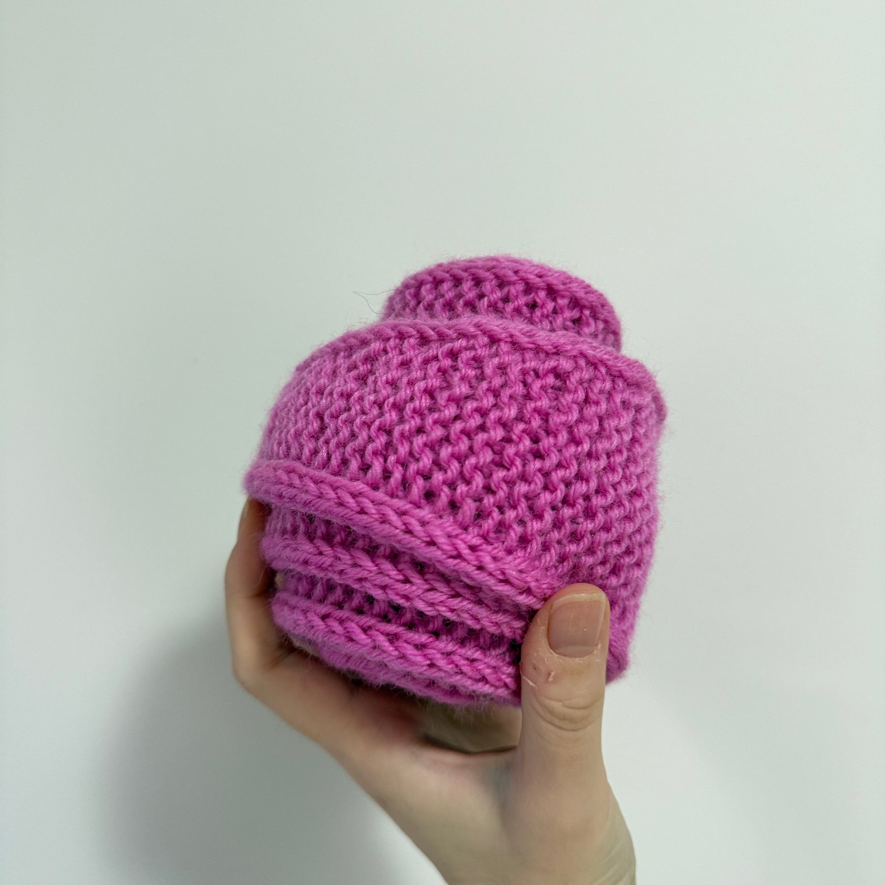Knit sophie scarf in bright pink