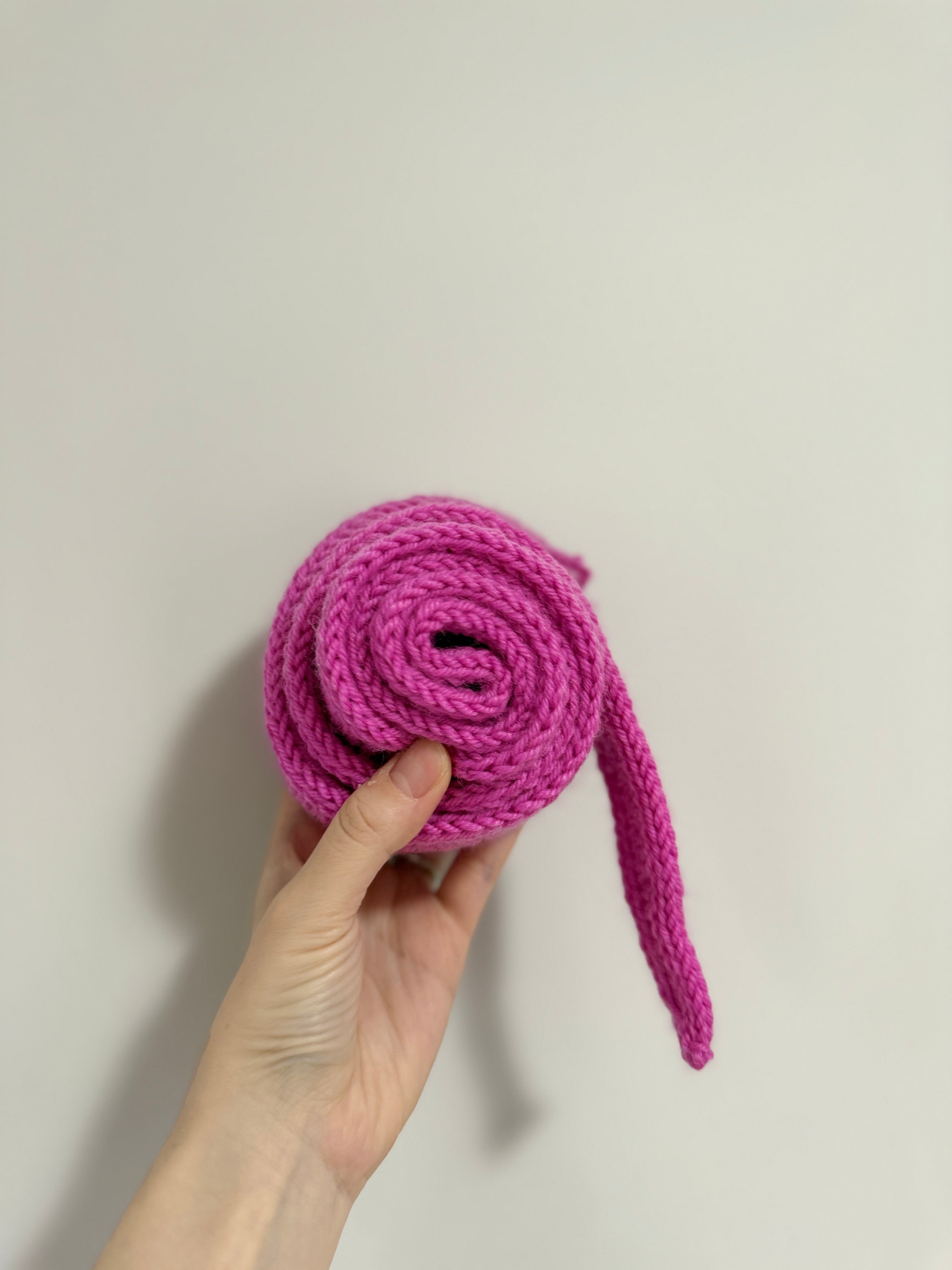 Knit sophie scarf in bright pink