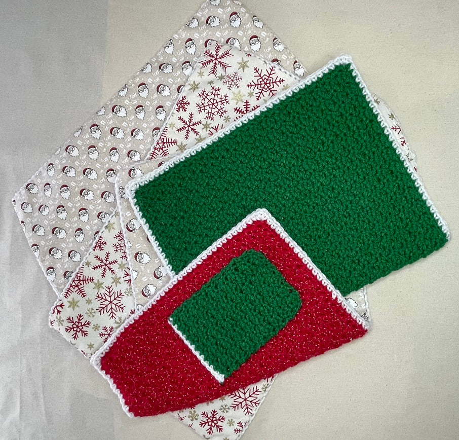 #089 Set of 4 Christmas Place Mats