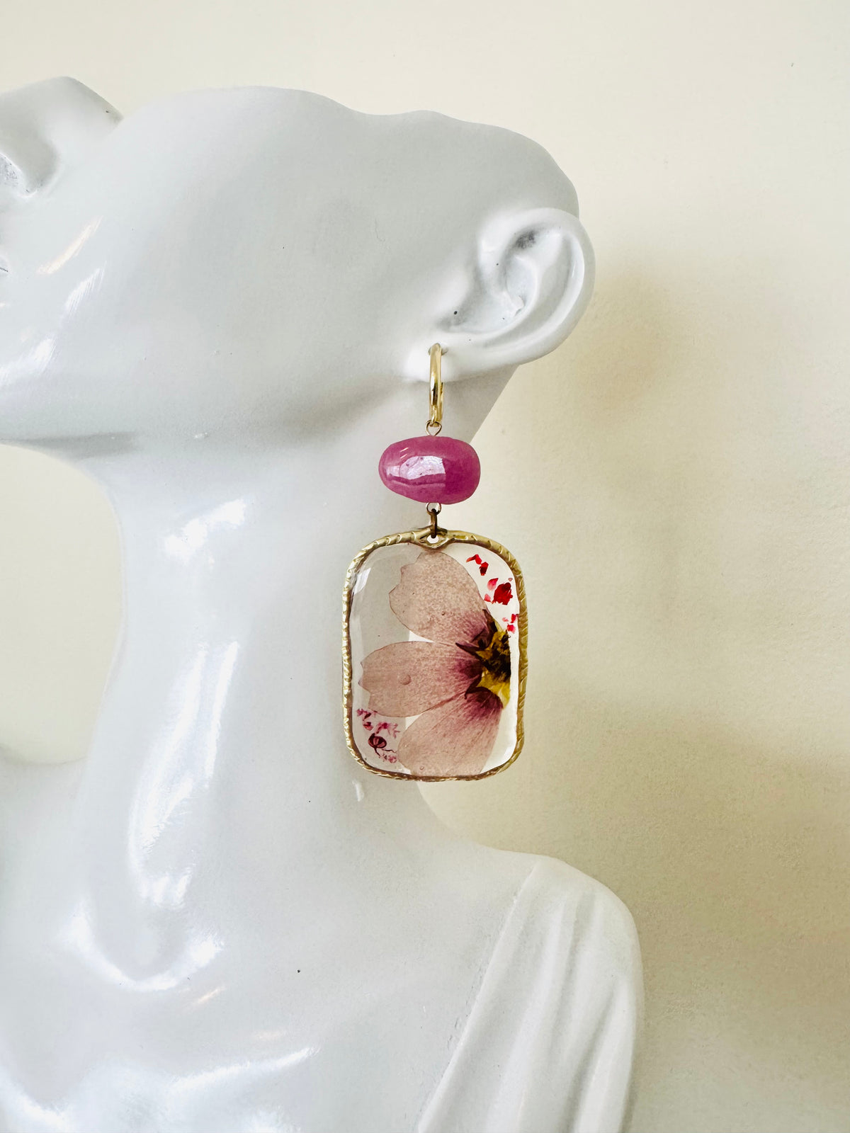Lavender pressed flower resin earrings