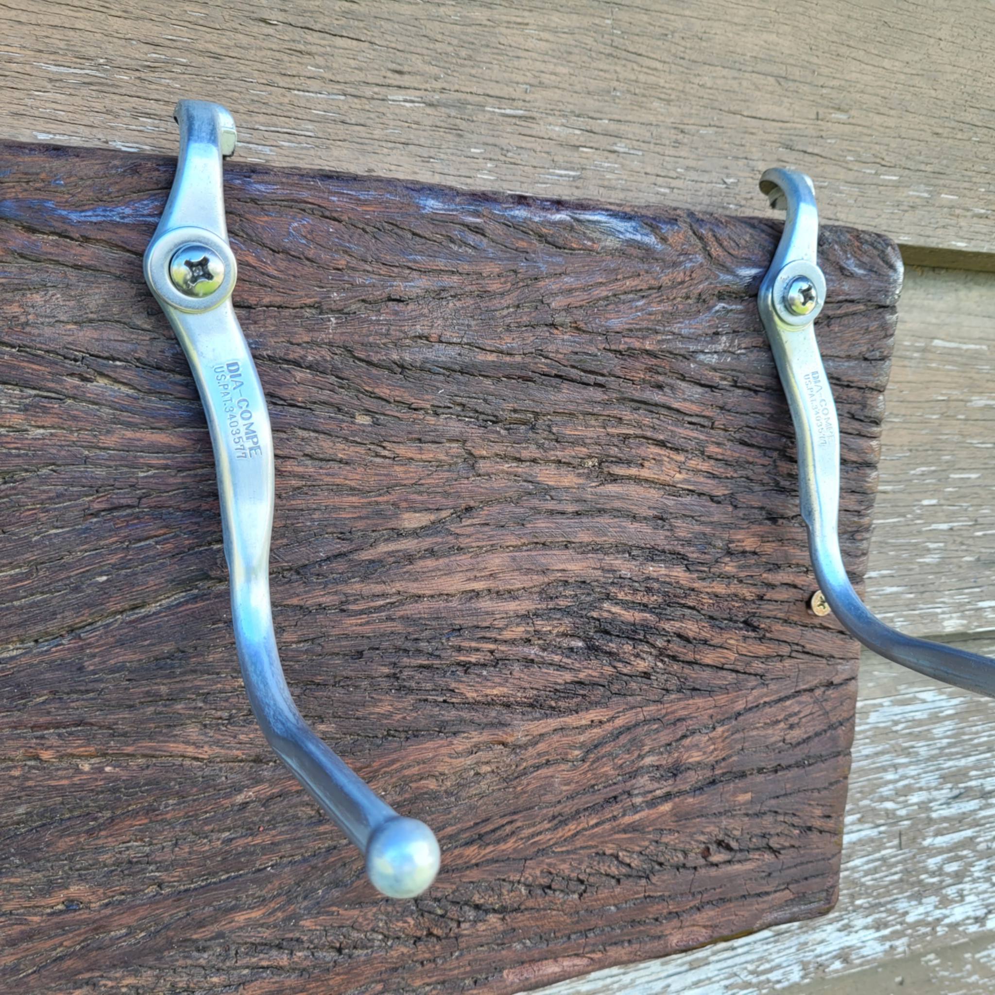 4 hook custom wall mounted recycled coat Hat hanger