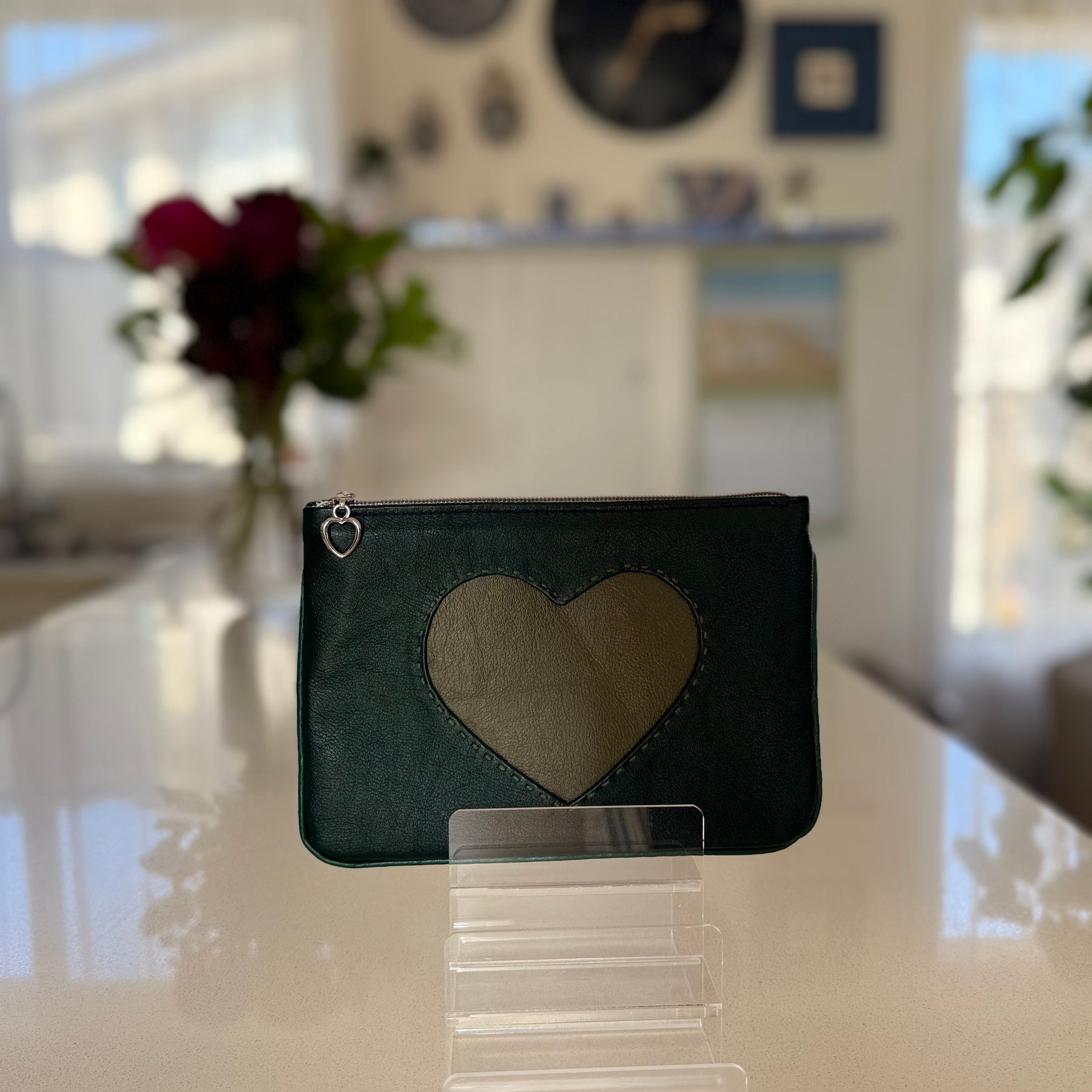 Leather makeup bag / pouch ‘Green heart’