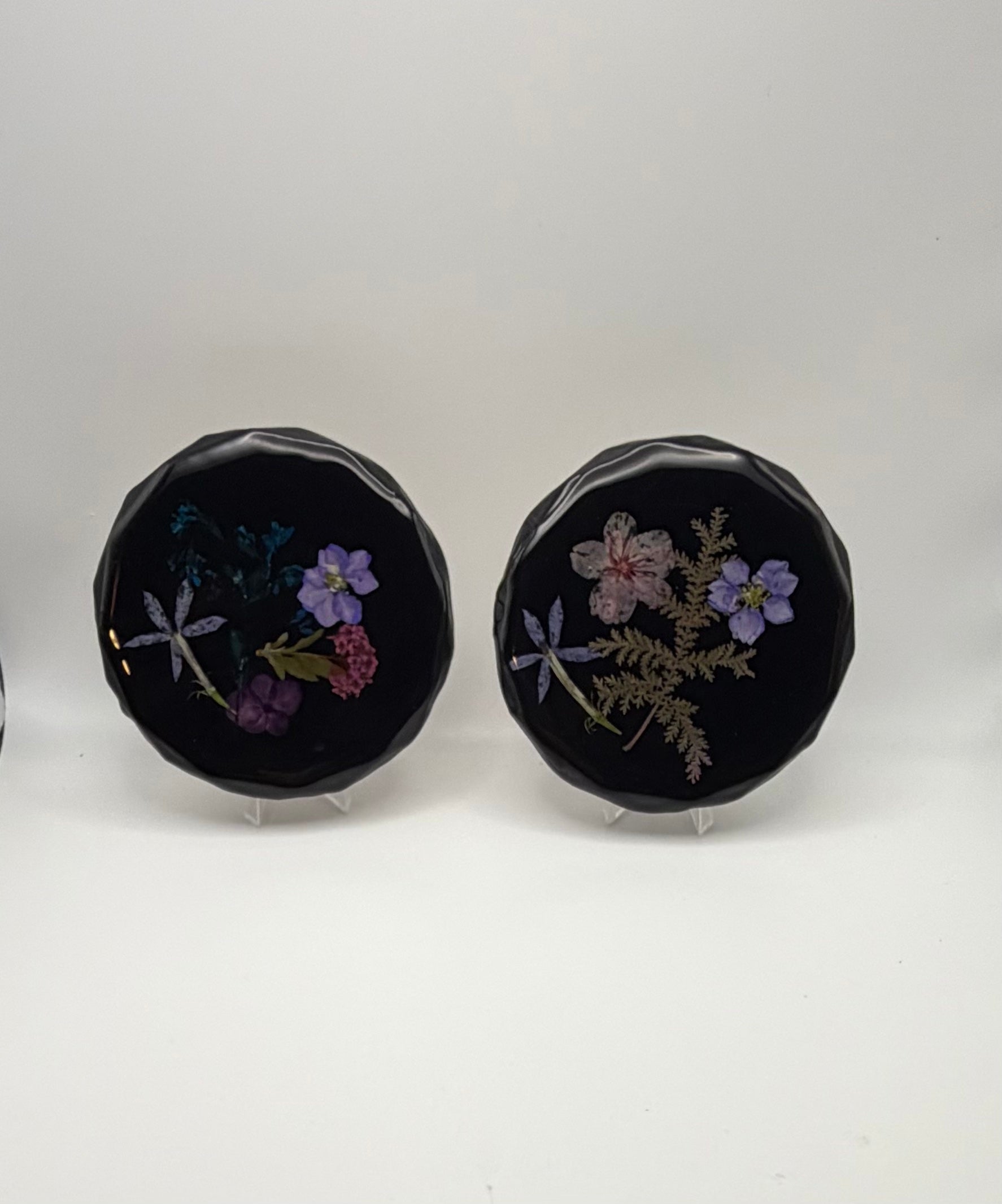 Handcrafted pressed purple/pink flower Resin Coasters - set of 4