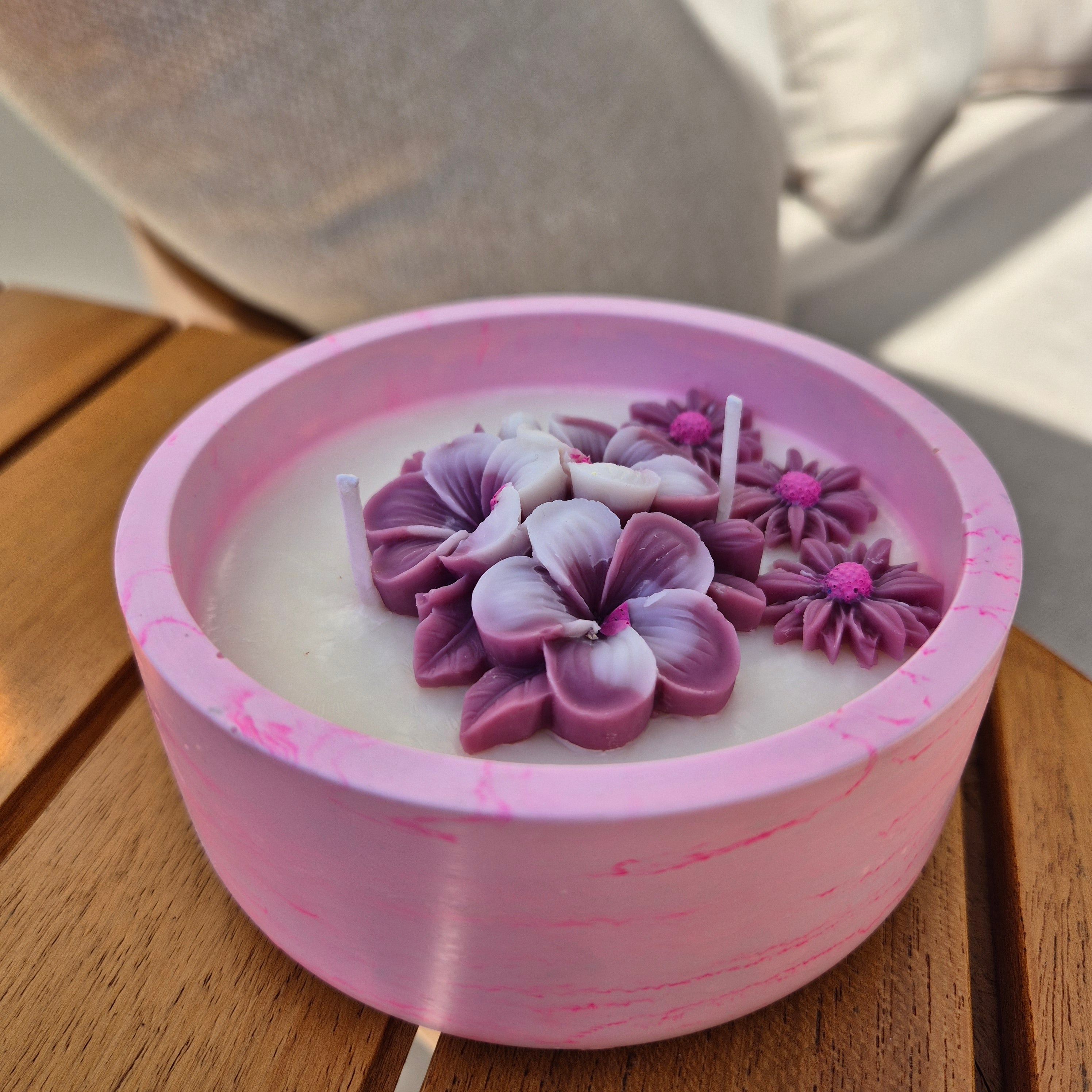 Round pink concrete bowl candle with rose and lavender scent