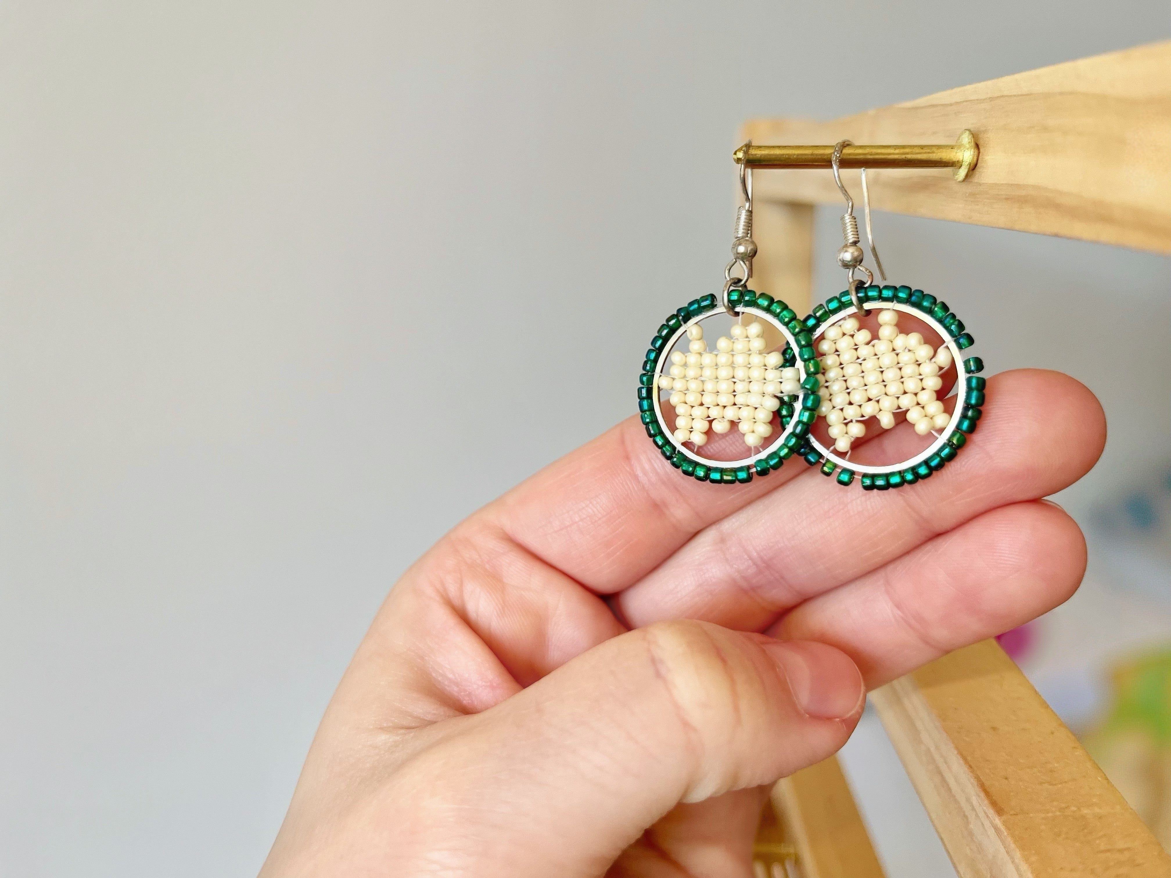 🌏 Australian Mainland | Dandle Beaded Earrings | white, cream, green, emerald