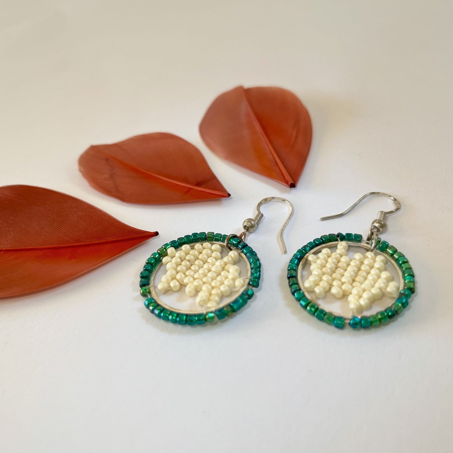 🌏 Australian Mainland | Dandle Beaded Earrings | white, cream, green, emerald