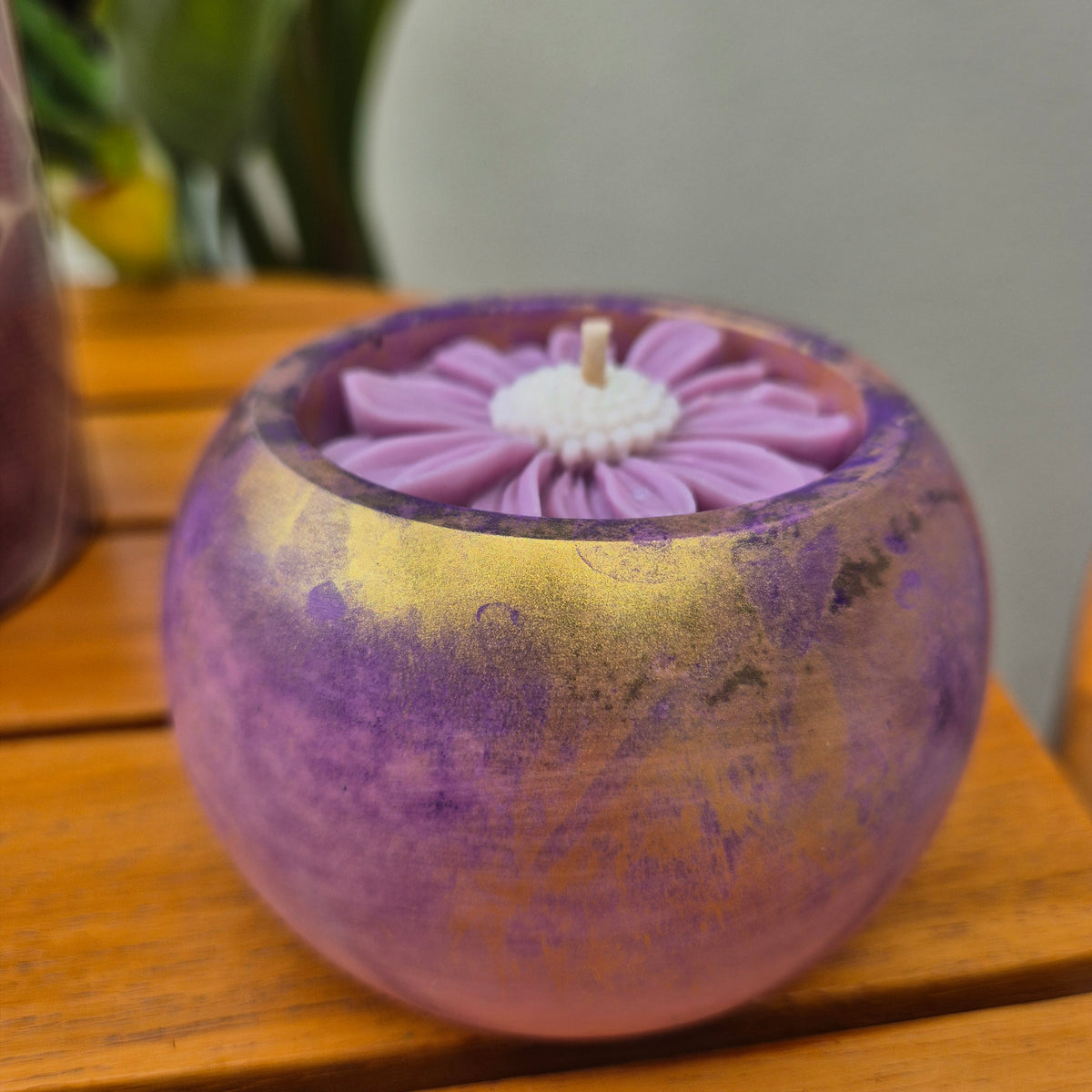 Concrete pot belly bowl candle with black raspberry fragrance