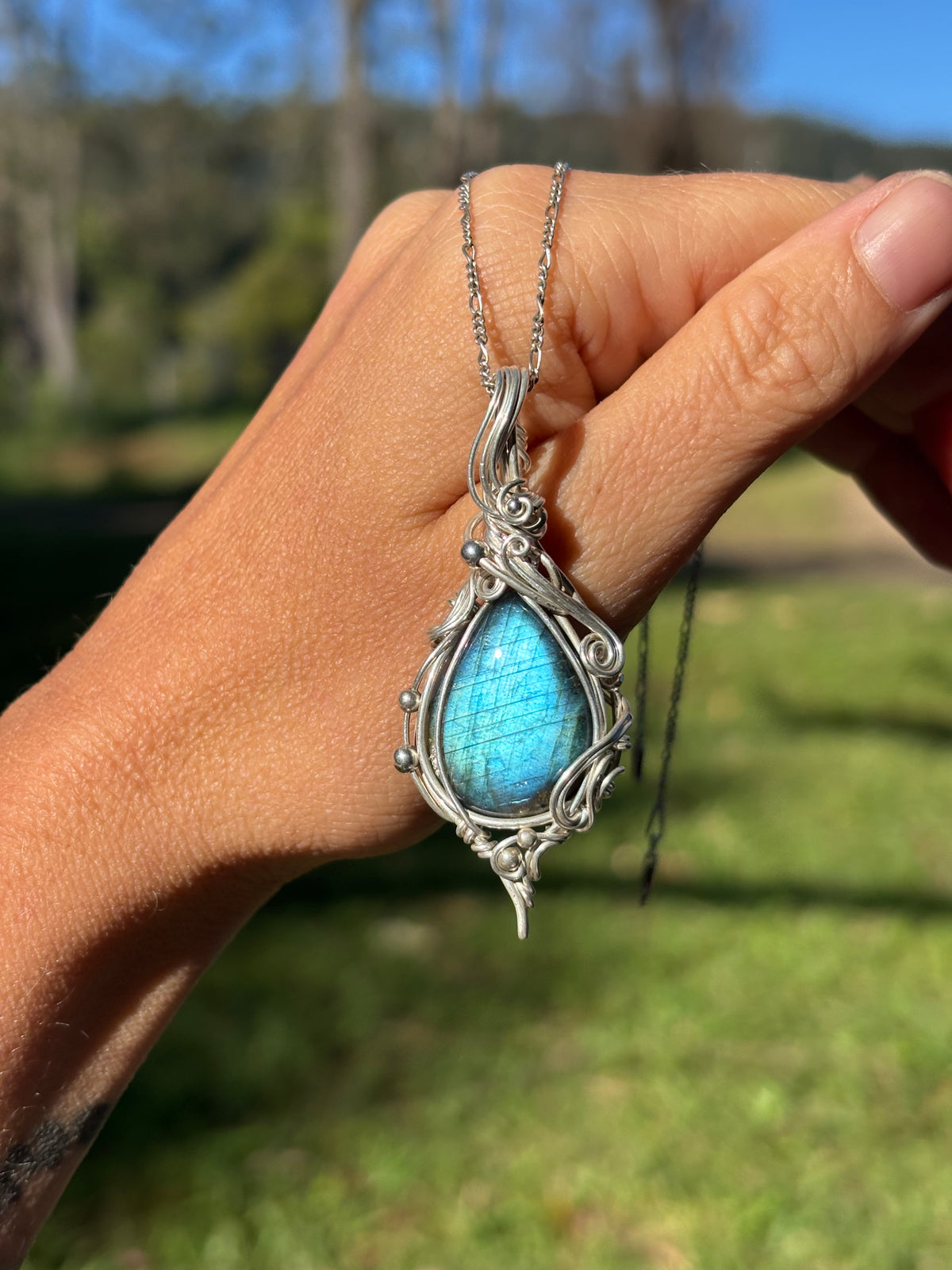 Simple silver labradorite wire wrap
