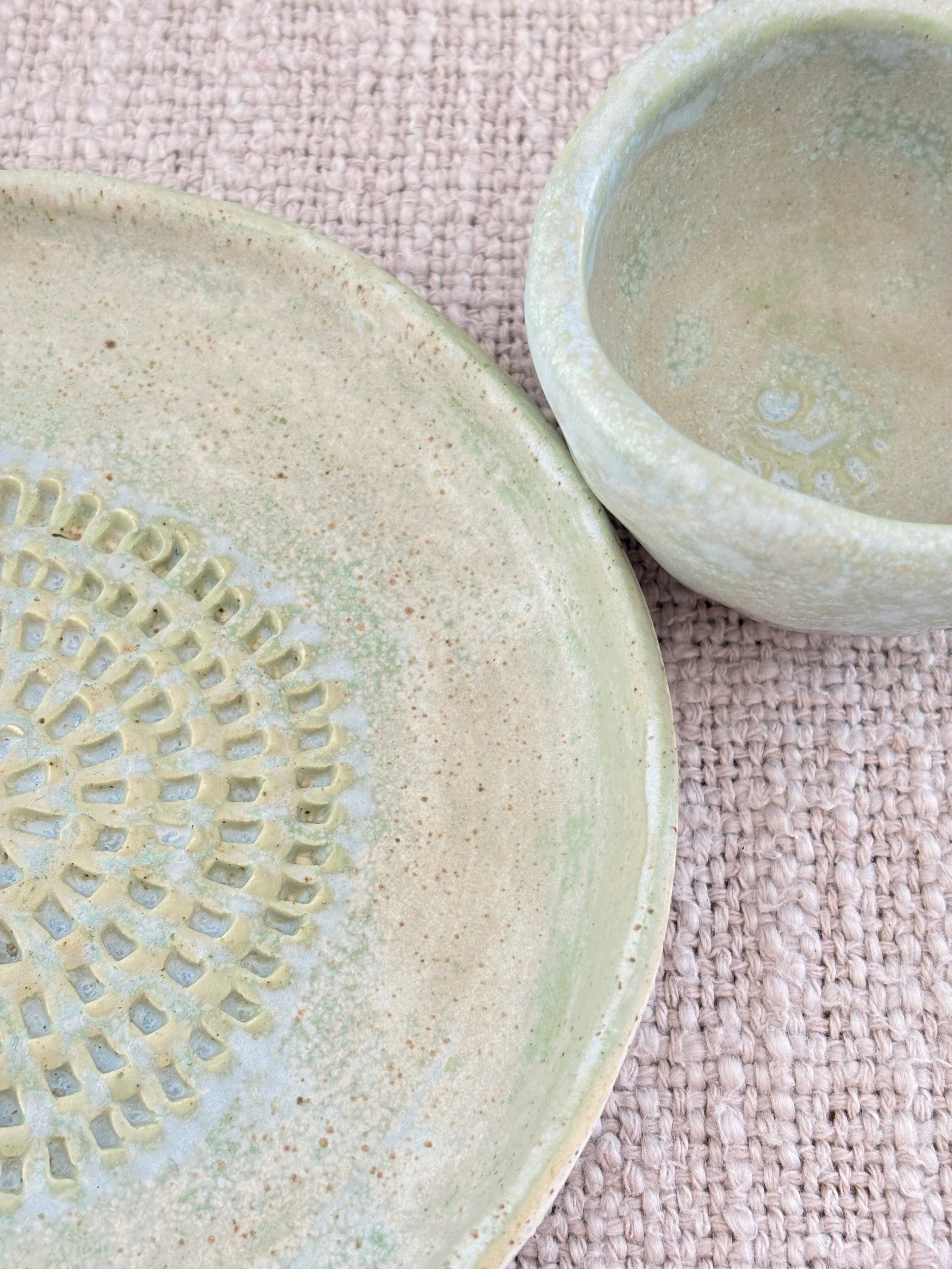 Garlic Shredder & Condiment Bowl ~ High Tide