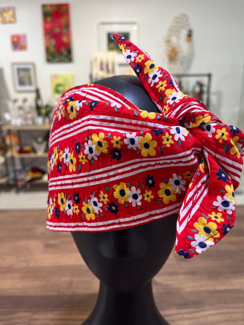 gorgeous red daisy seersucker vintage fabric head wrap - violetclothing - free postage