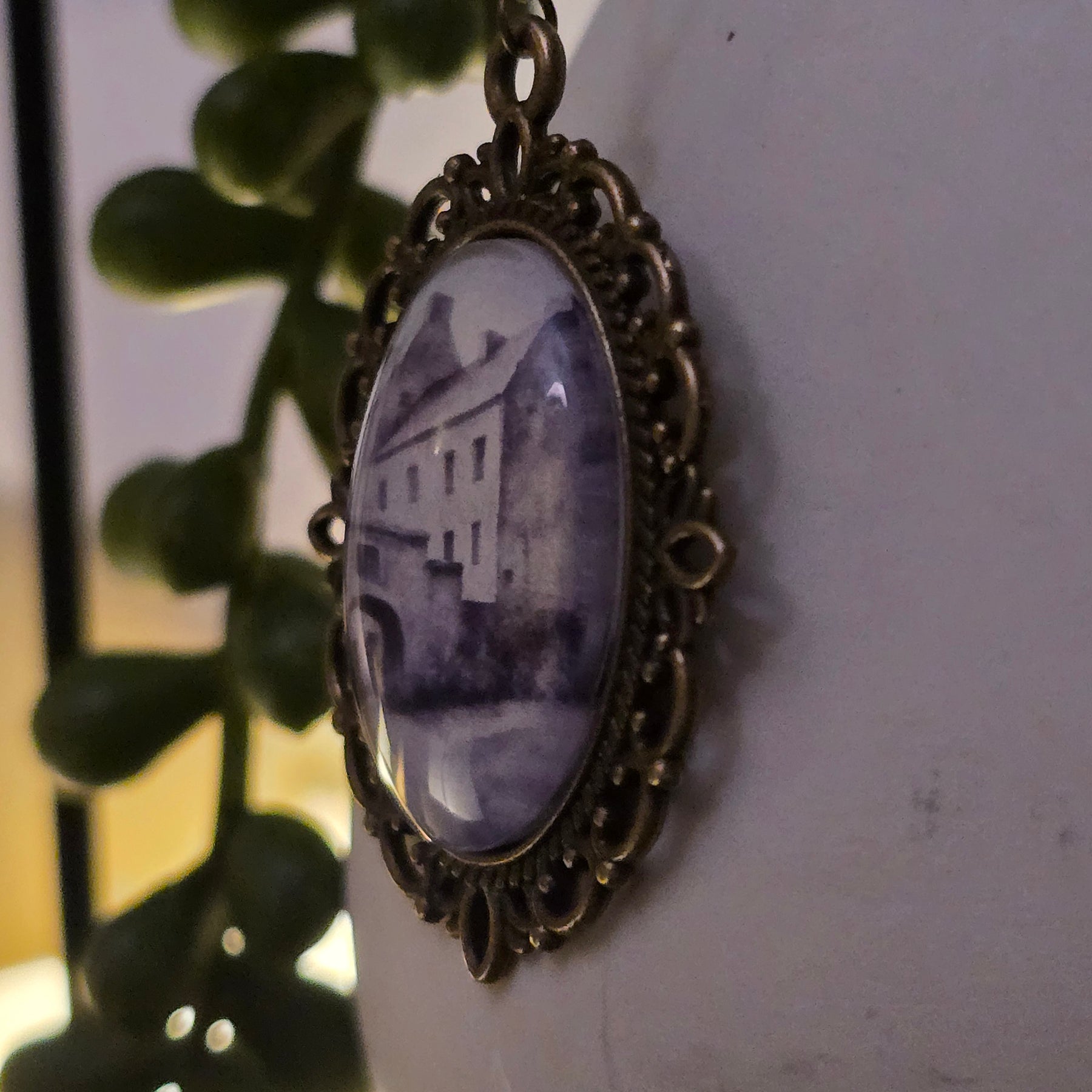 Midhope Castle Necklace | Inspired by Lallybroch on Outlander - Black & White