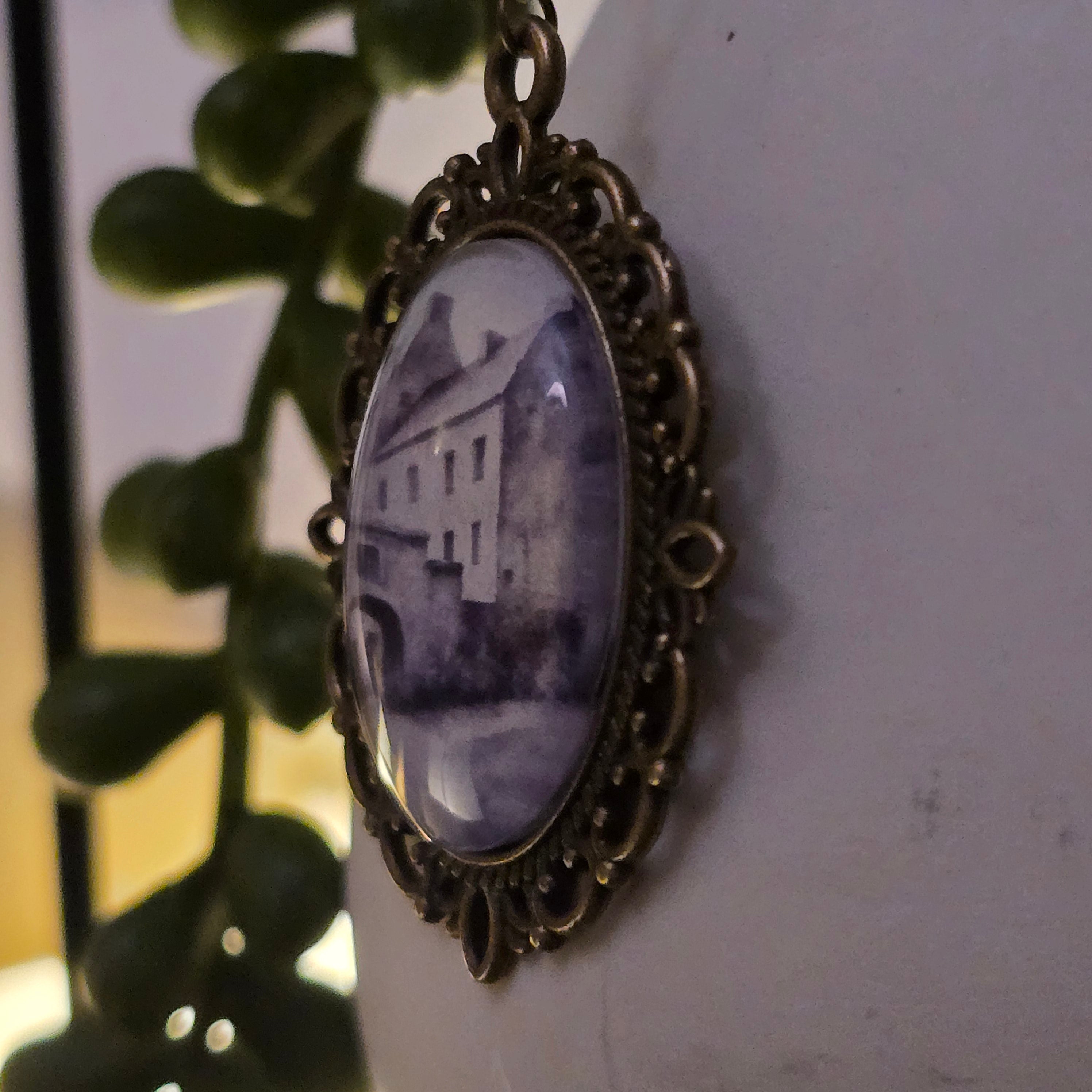 Midhope Castle Necklace | Inspired by Lallybroch on Outlander - Black & White