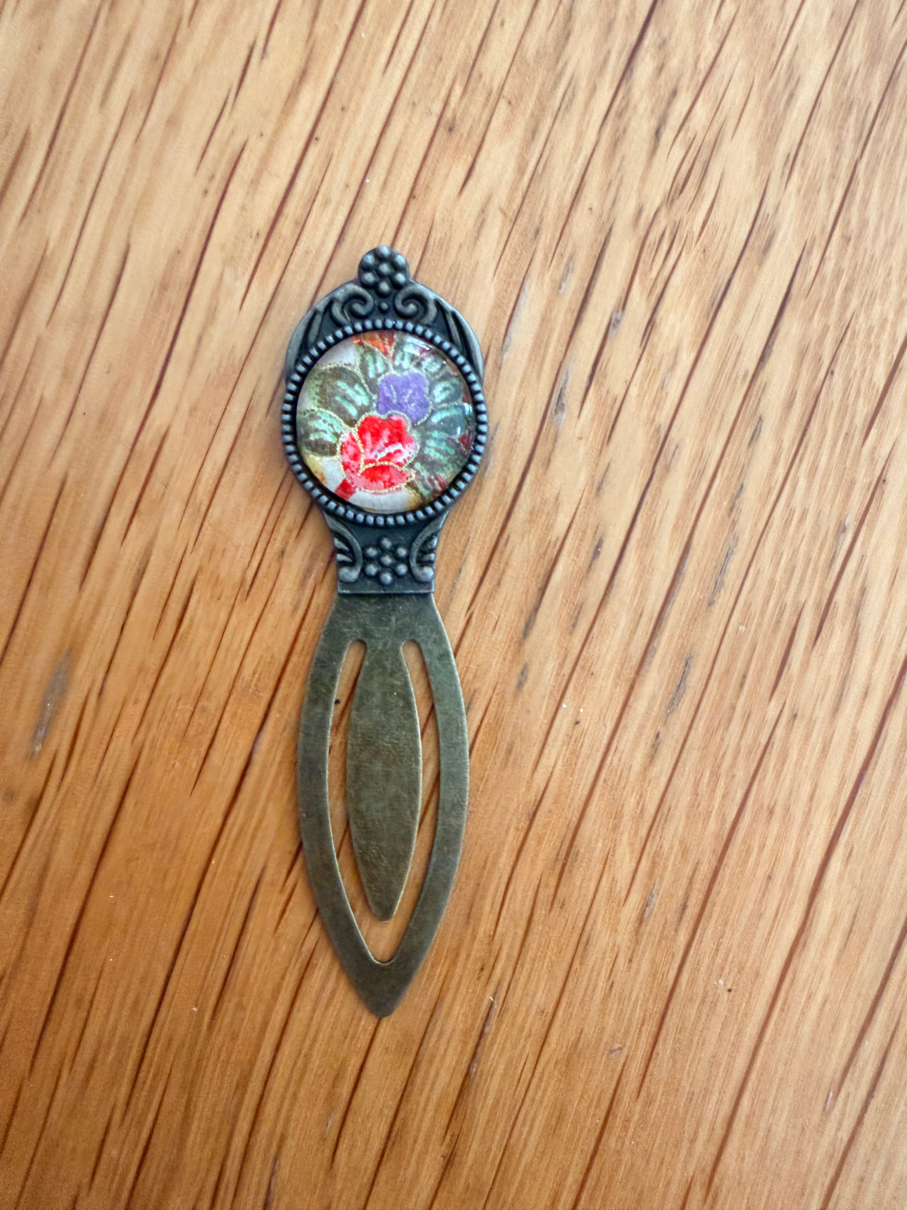 Antique Bronze Plated Flower WASHI Cabochon Bookmark